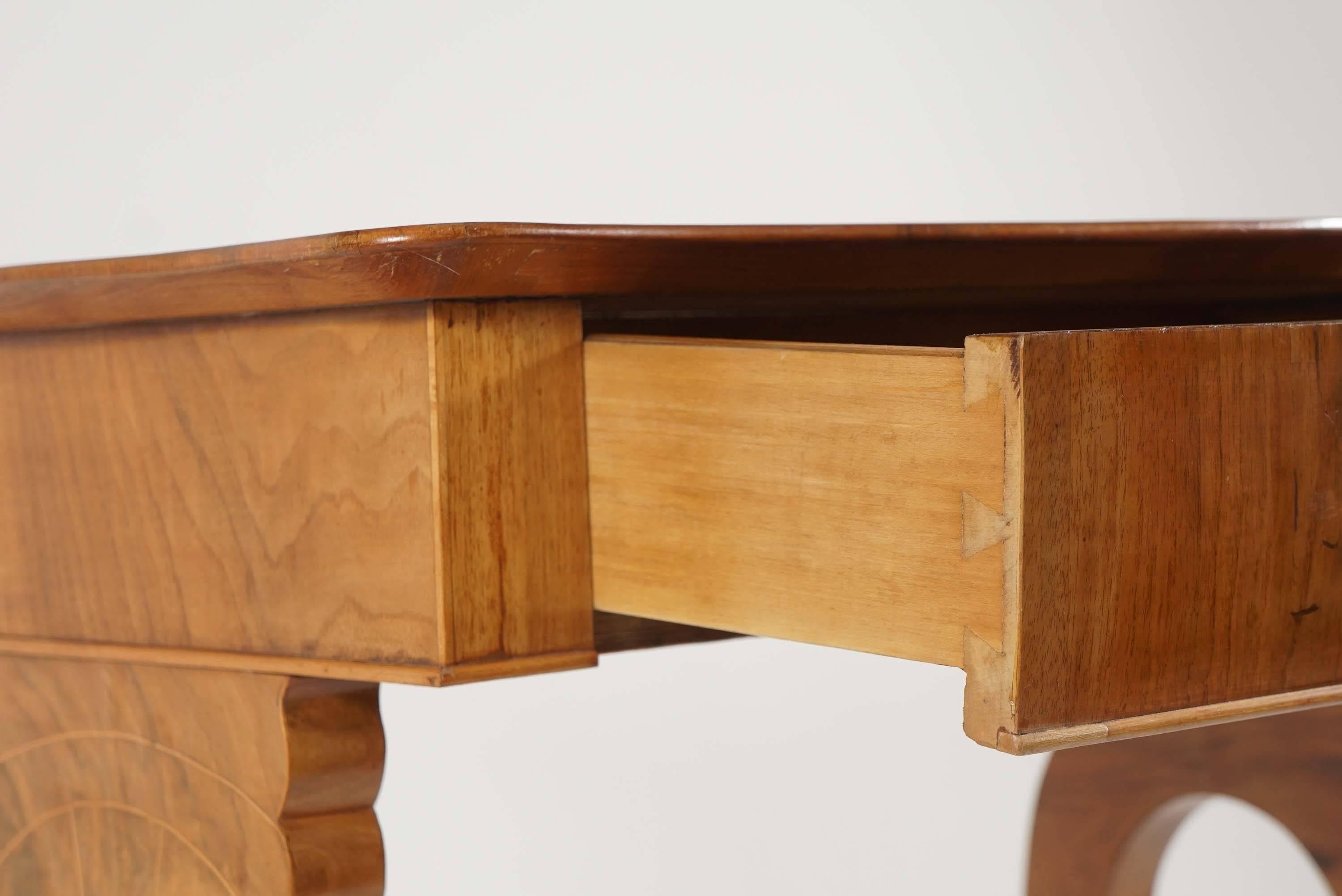 Walnut Viennese Biedermeier Stand or Occasional Table, Austria, circa 1830