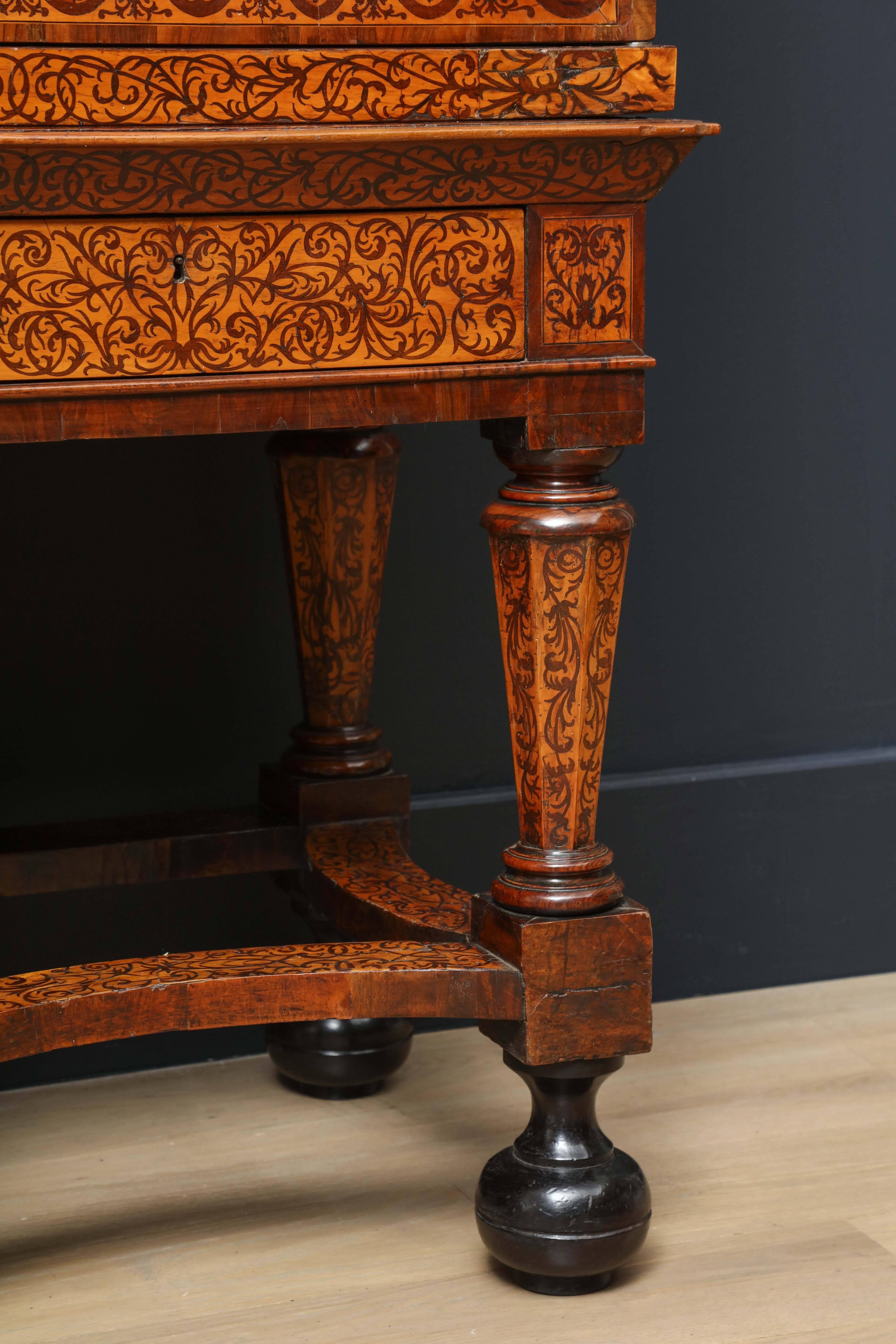 William and Mary Seaweed Marquetry Cabinet on Stand, Circa 1690 For Sale 3