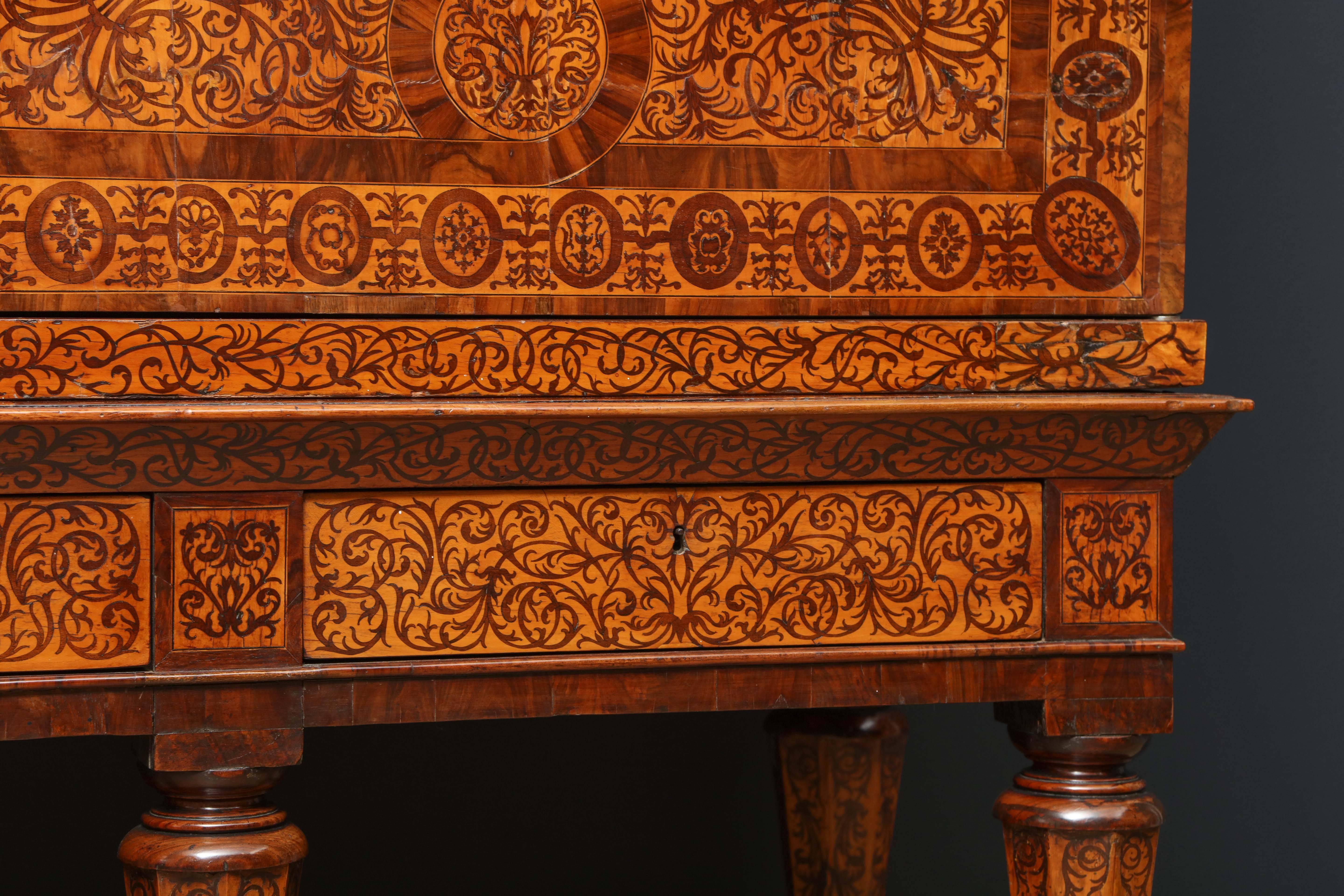 William and Mary Seaweed Marquetry Cabinet on Stand, Circa 1690 For Sale 4