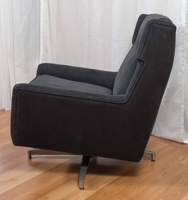 Plush MidCentury Modern Upholstered Swivel Lounge Chair ***Saturday