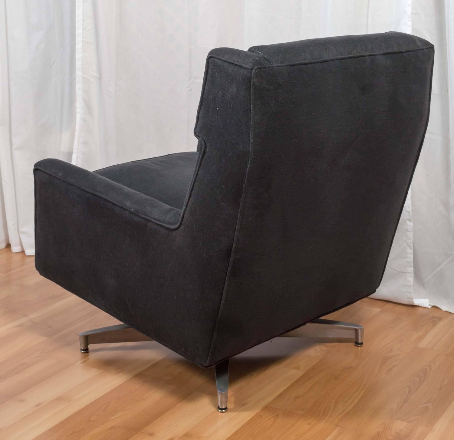 Plush MidCentury Modern Upholstered Swivel Lounge Chair ***Saturday