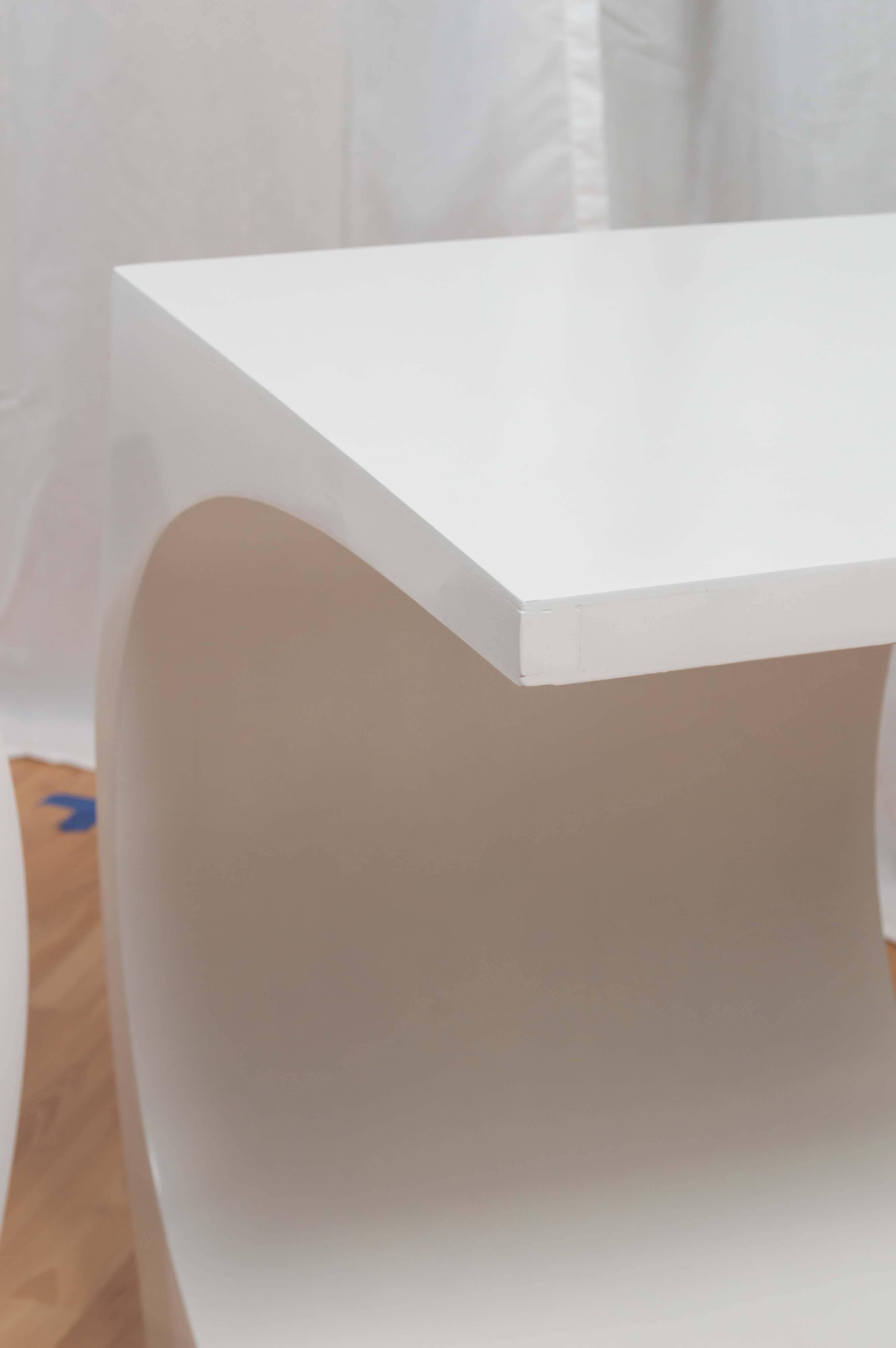 Modern Pair of Mod Modeline Curvaceous Cantilevered End Tables