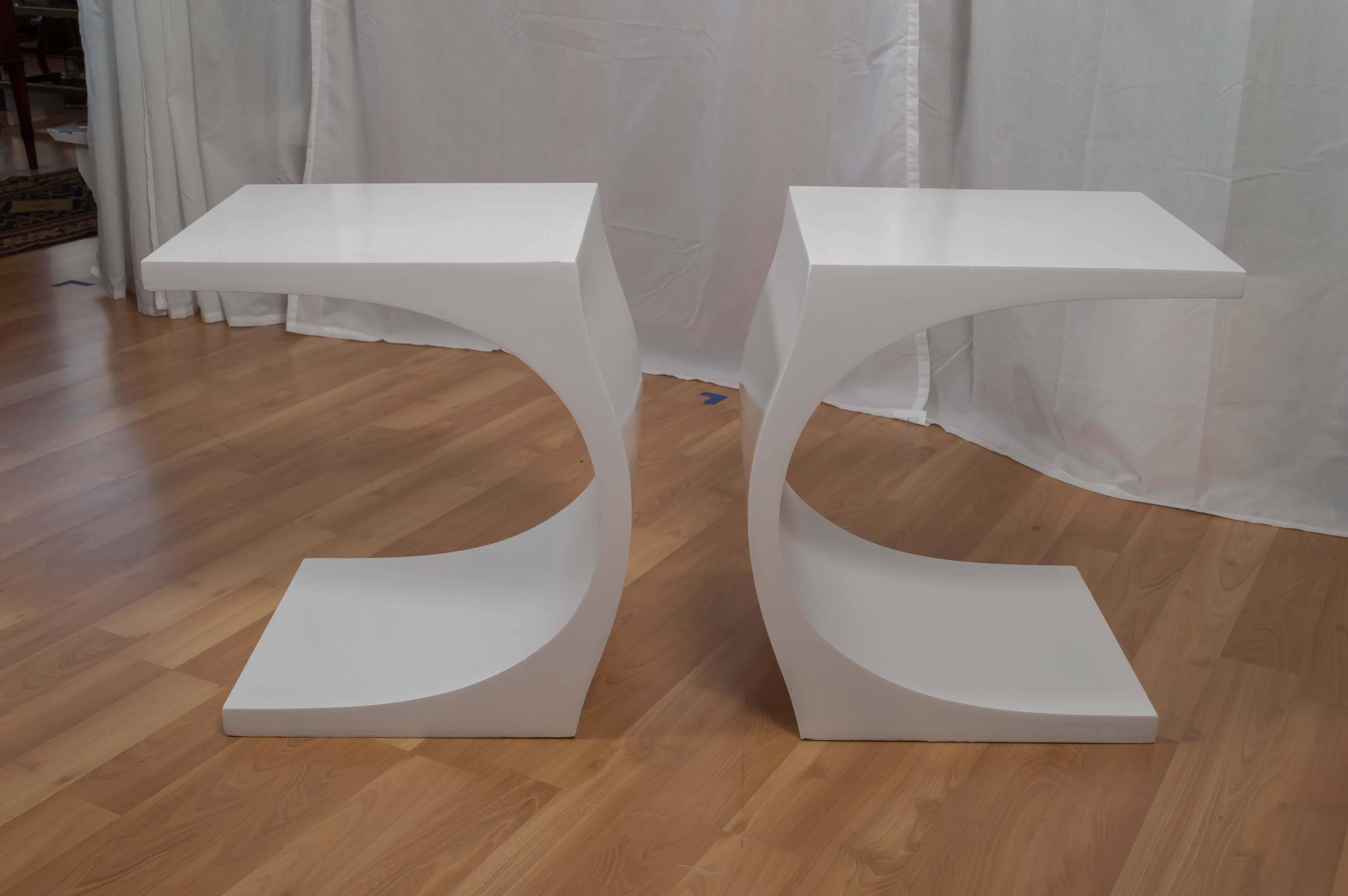 Pair of Mod Modeline Curvaceous Cantilevered End Tables 1