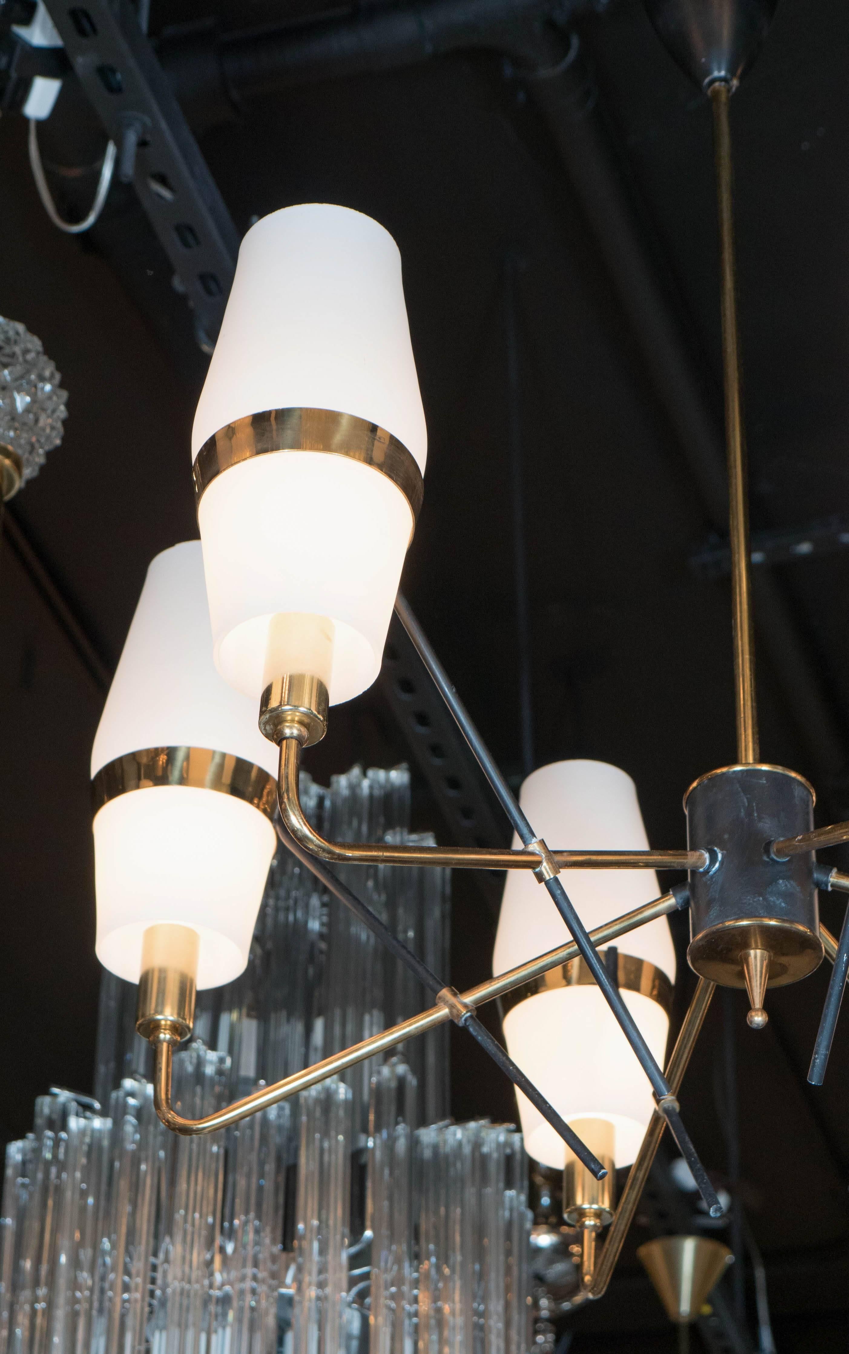 Stunning Mid-Century Italian Chandelier in White Glass, Brass and Black Enamel In Excellent Condition In New York, NY