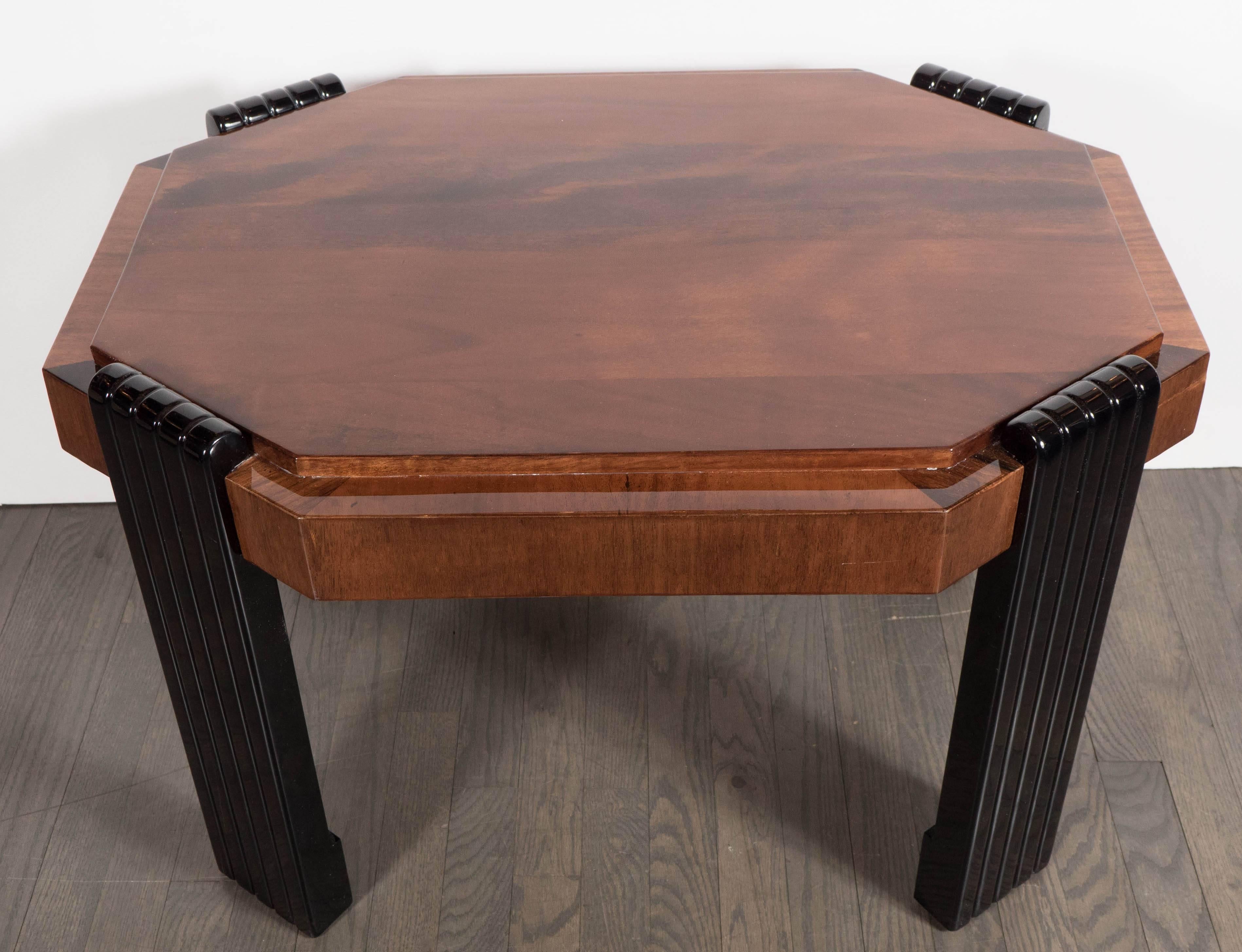Art Deco Streamlined Octagonal Occasional Table in Bookmatched Burled Walnut In Excellent Condition In New York, NY