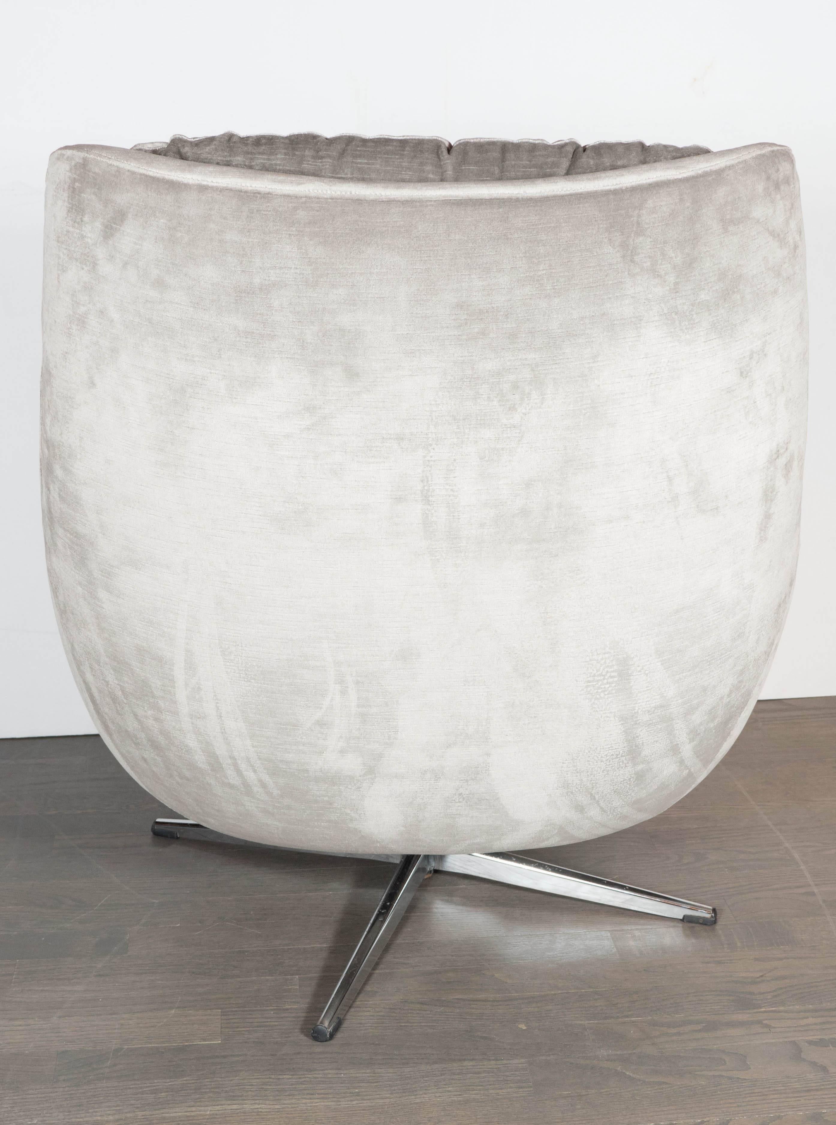 Mid-20th Century Mid-Century Modernist Curved High Back Swivel Chair in Platinum Velvet