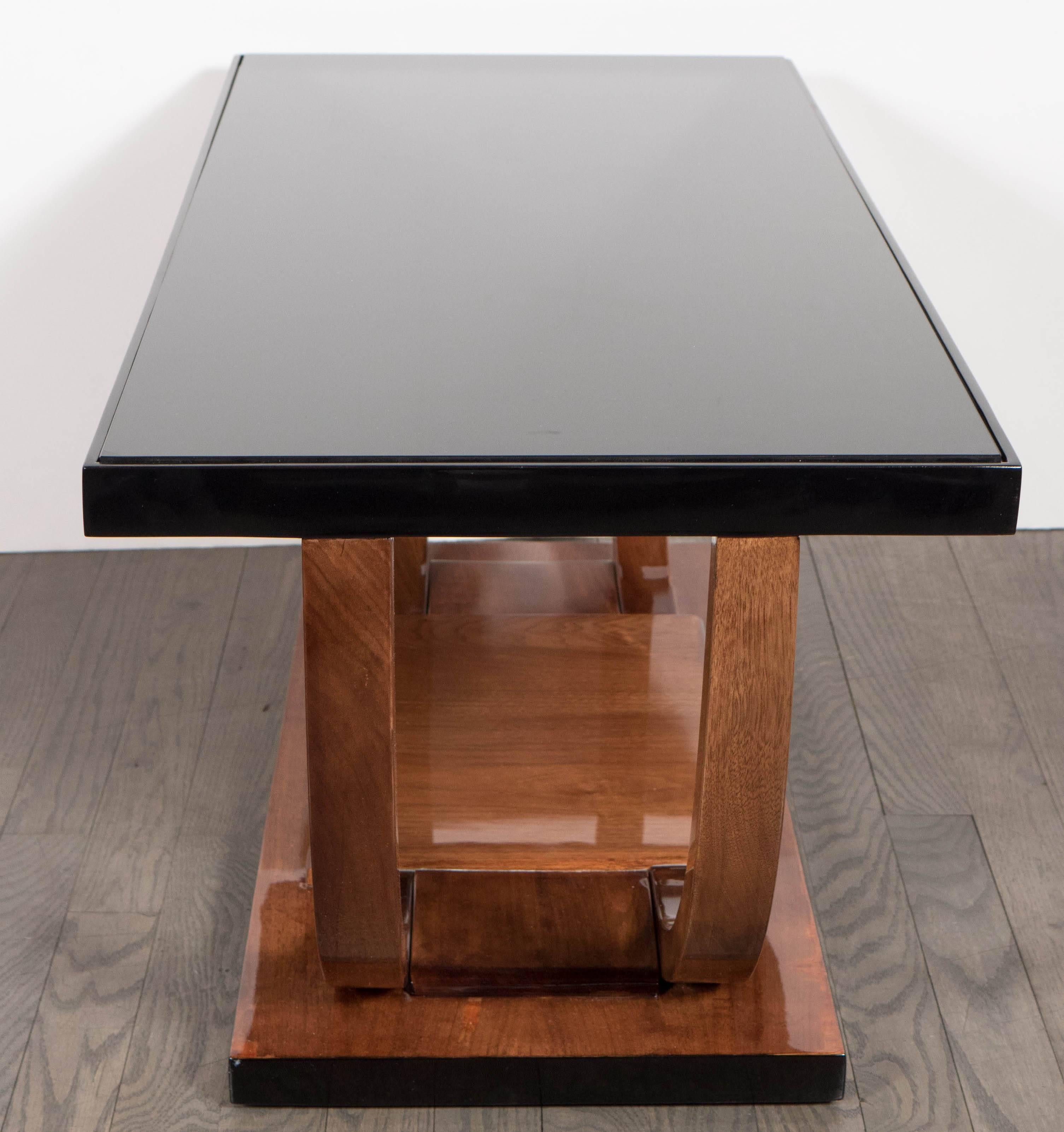 Art Deco Machine Age Streamlined Cocktail Table in Walnut and Black Lacquer In Excellent Condition In New York, NY