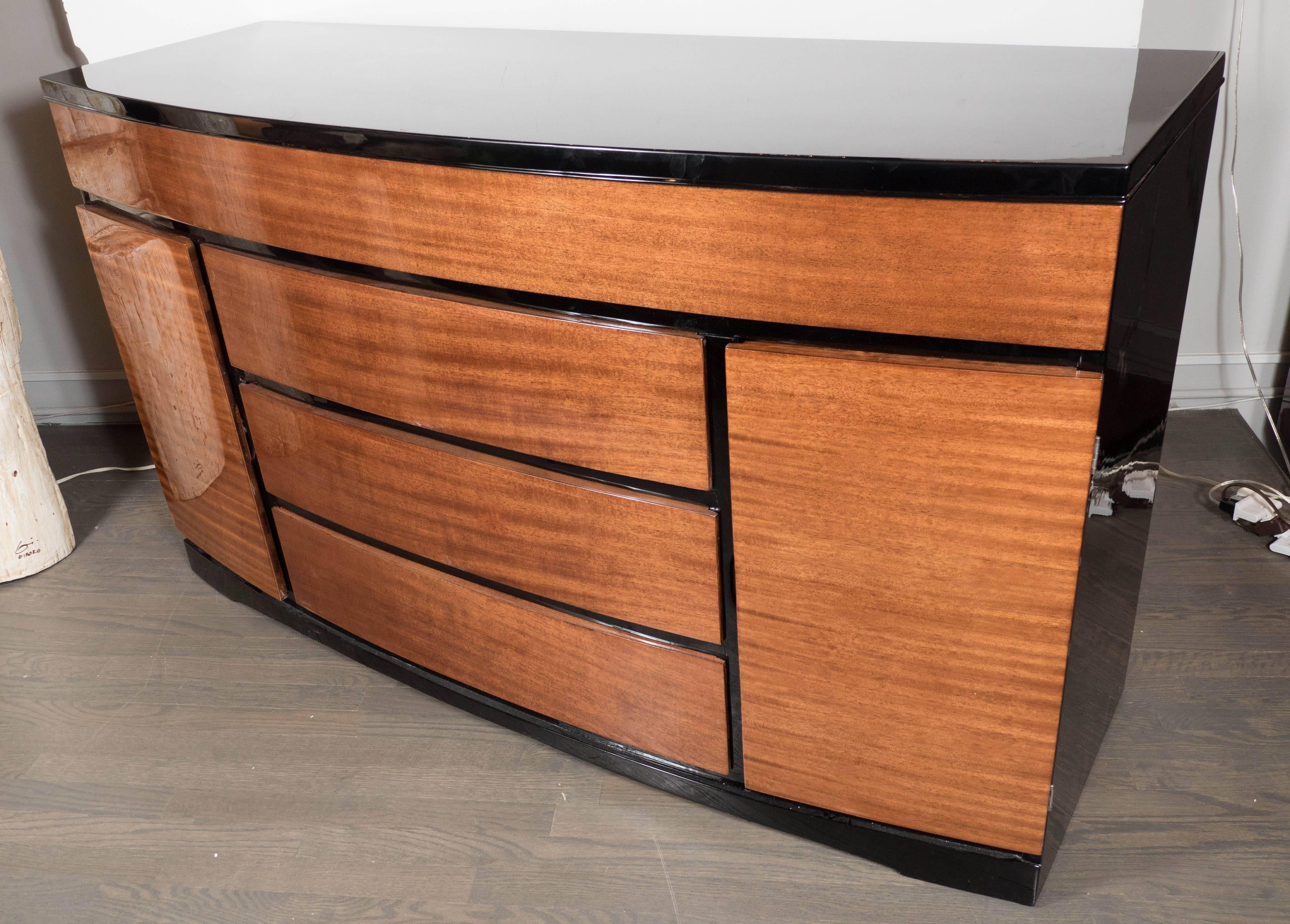 Streamlined Art Deco Bow Fronted Sideboard in Mahogany and Black Lacquer In Excellent Condition In New York, NY