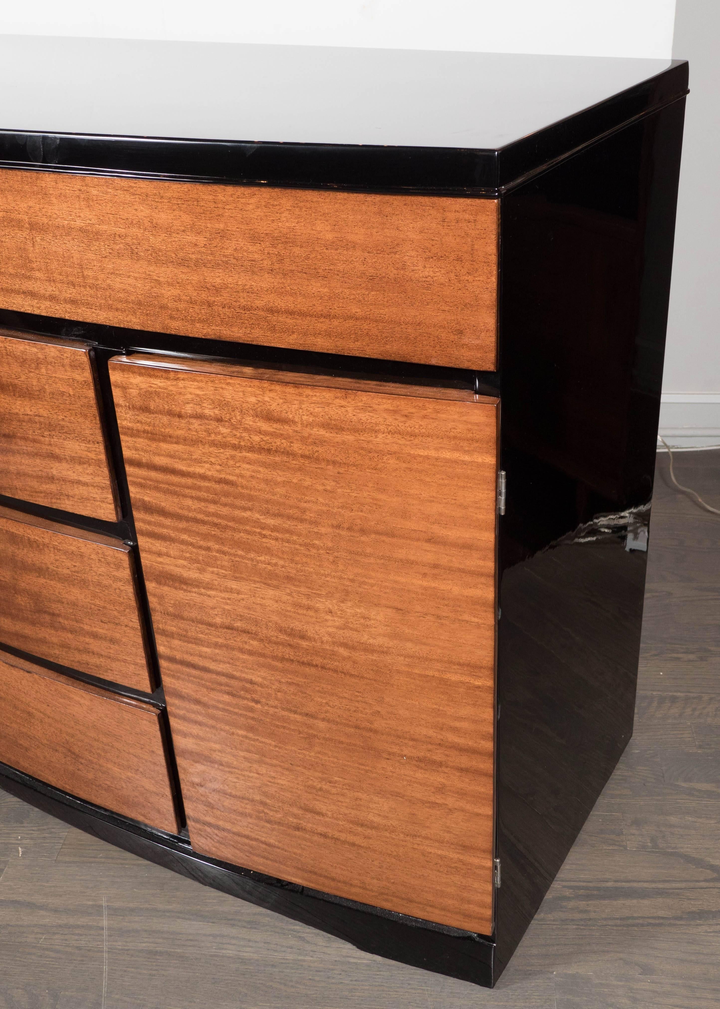 Mid-20th Century Streamlined Art Deco Bow Fronted Sideboard in Mahogany and Black Lacquer