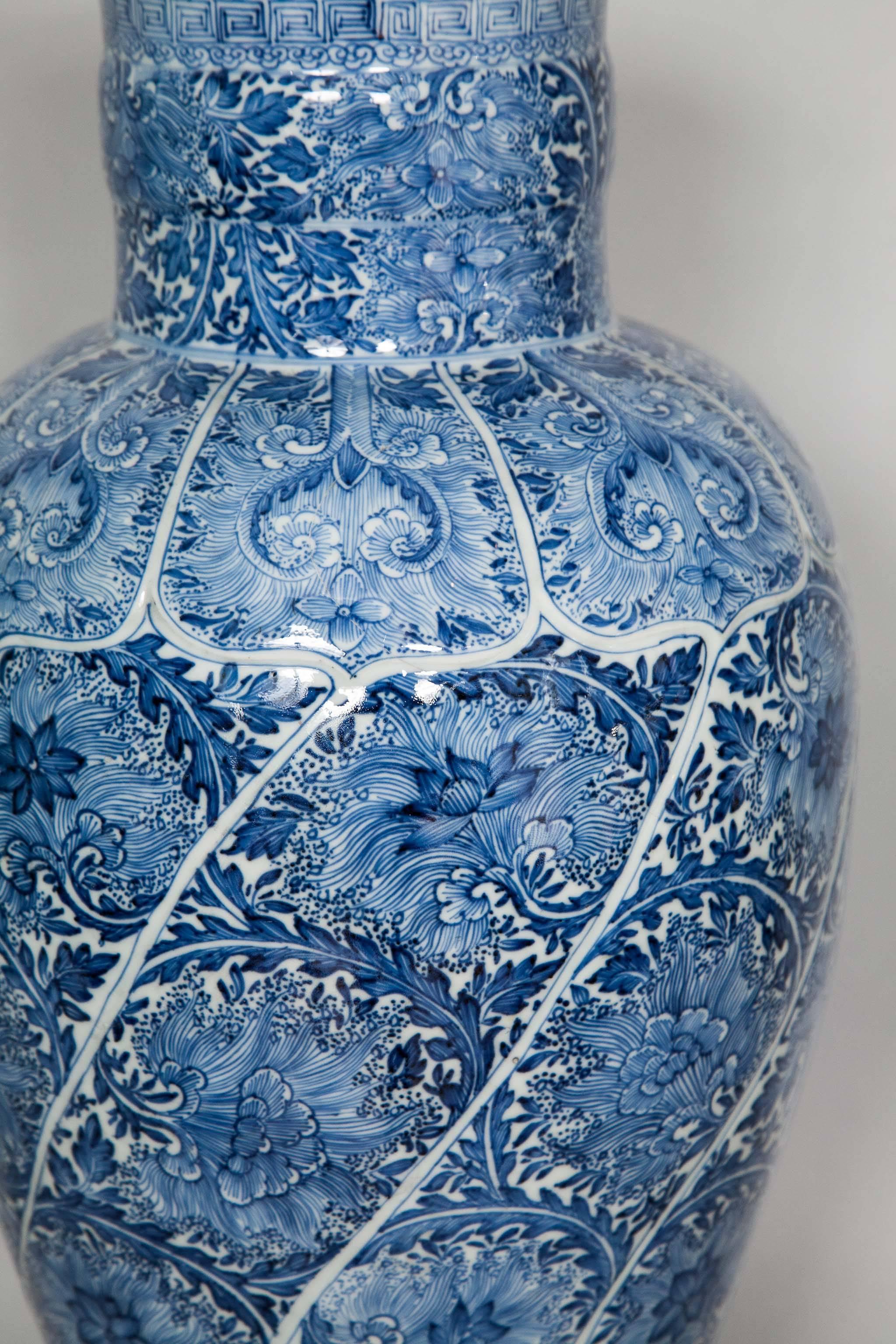 Chinese Blue and White Vase, circa 1700 For Sale 2