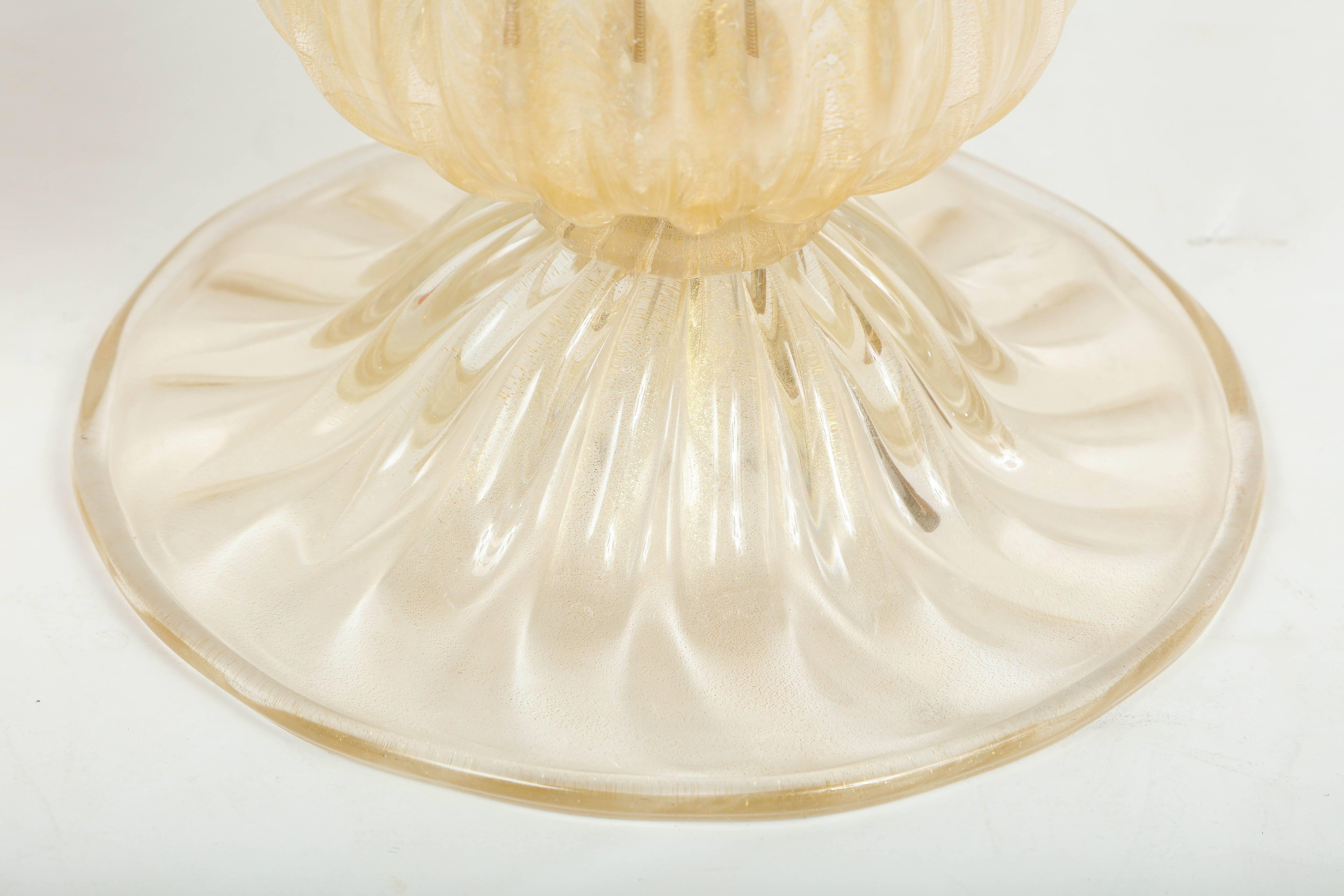 Pair of Italian Murano Ivory Infused with Gold Glass Lamps In Excellent Condition In New York, NY