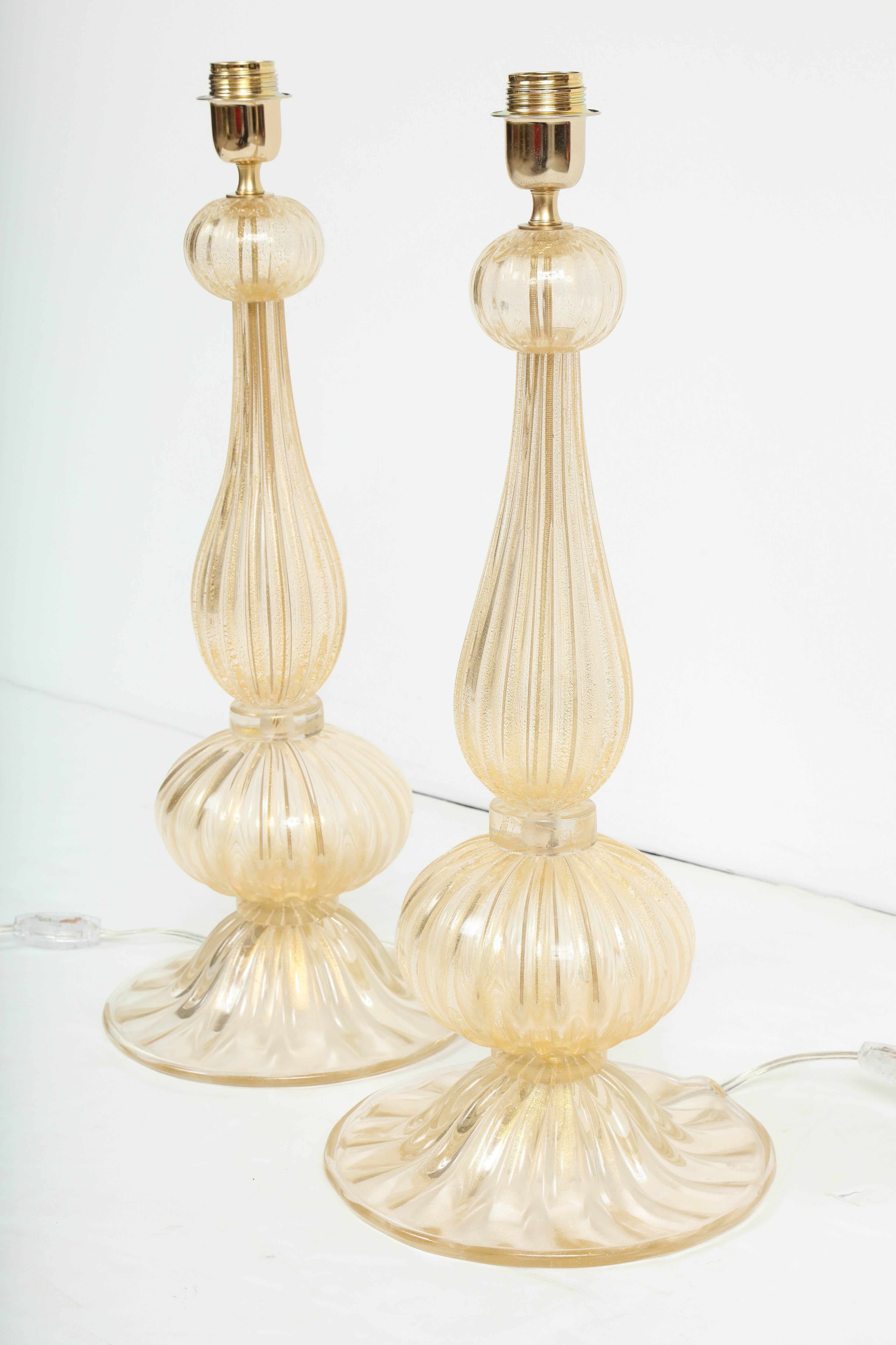 20th Century Pair of Italian Murano Ivory Infused with Gold Glass Lamps