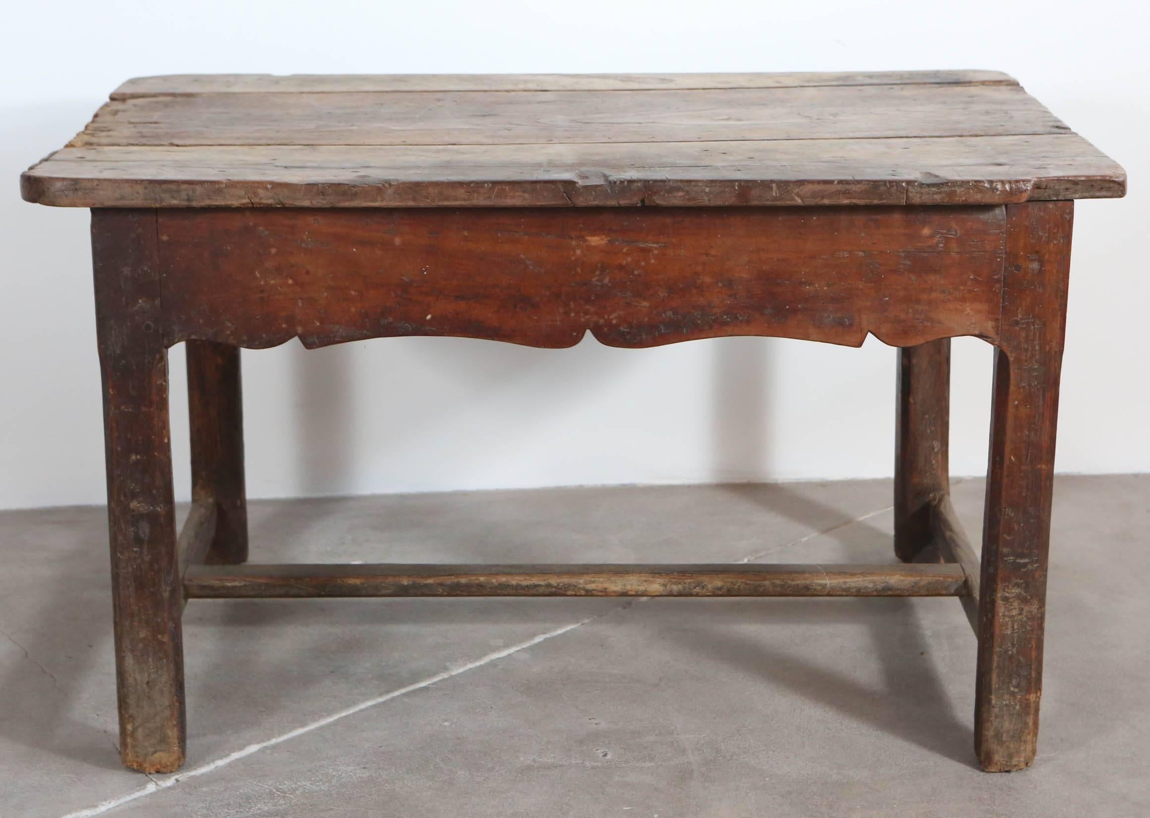 Rustic Primitive French Table In Distressed Condition In Los Angeles, CA