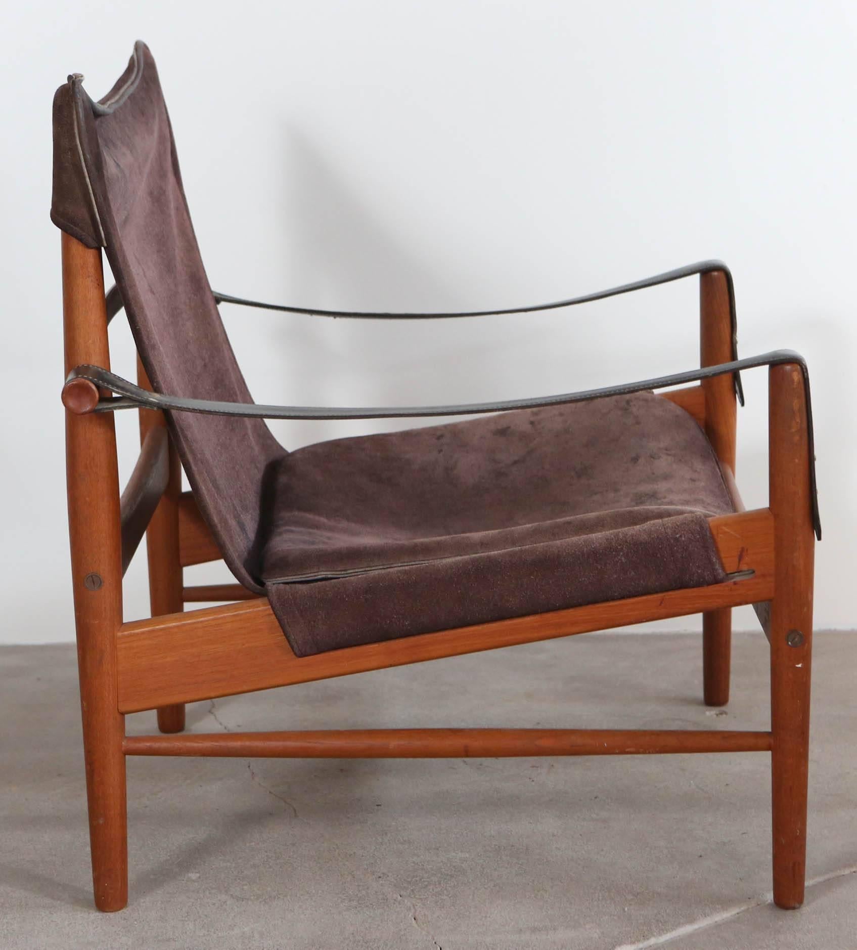 Pair of Hans Olsen Safari Chairs In Distressed Condition In Los Angeles, CA