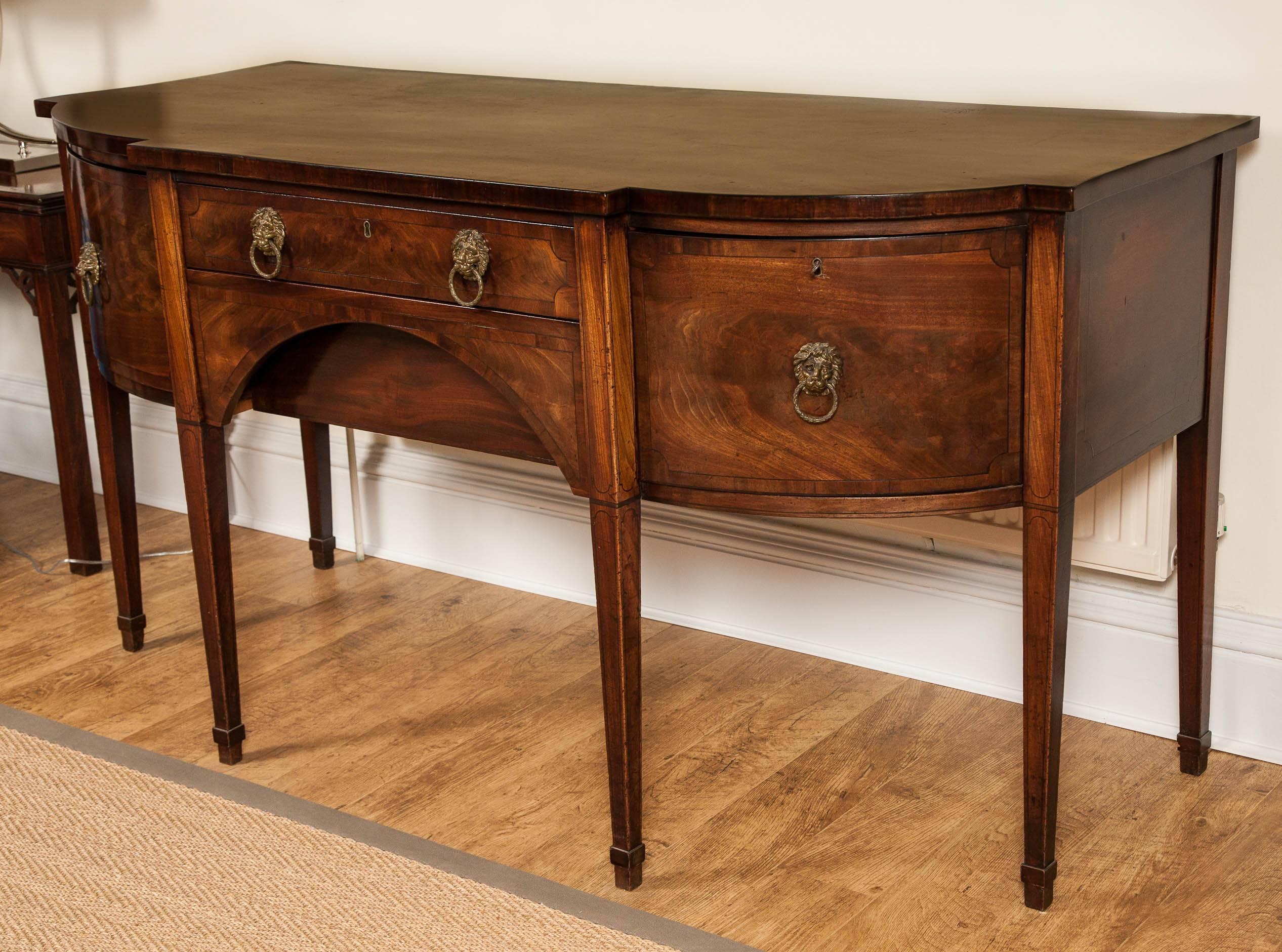 18th Century 18th century George III Period Mahogany Sideboard For Sale