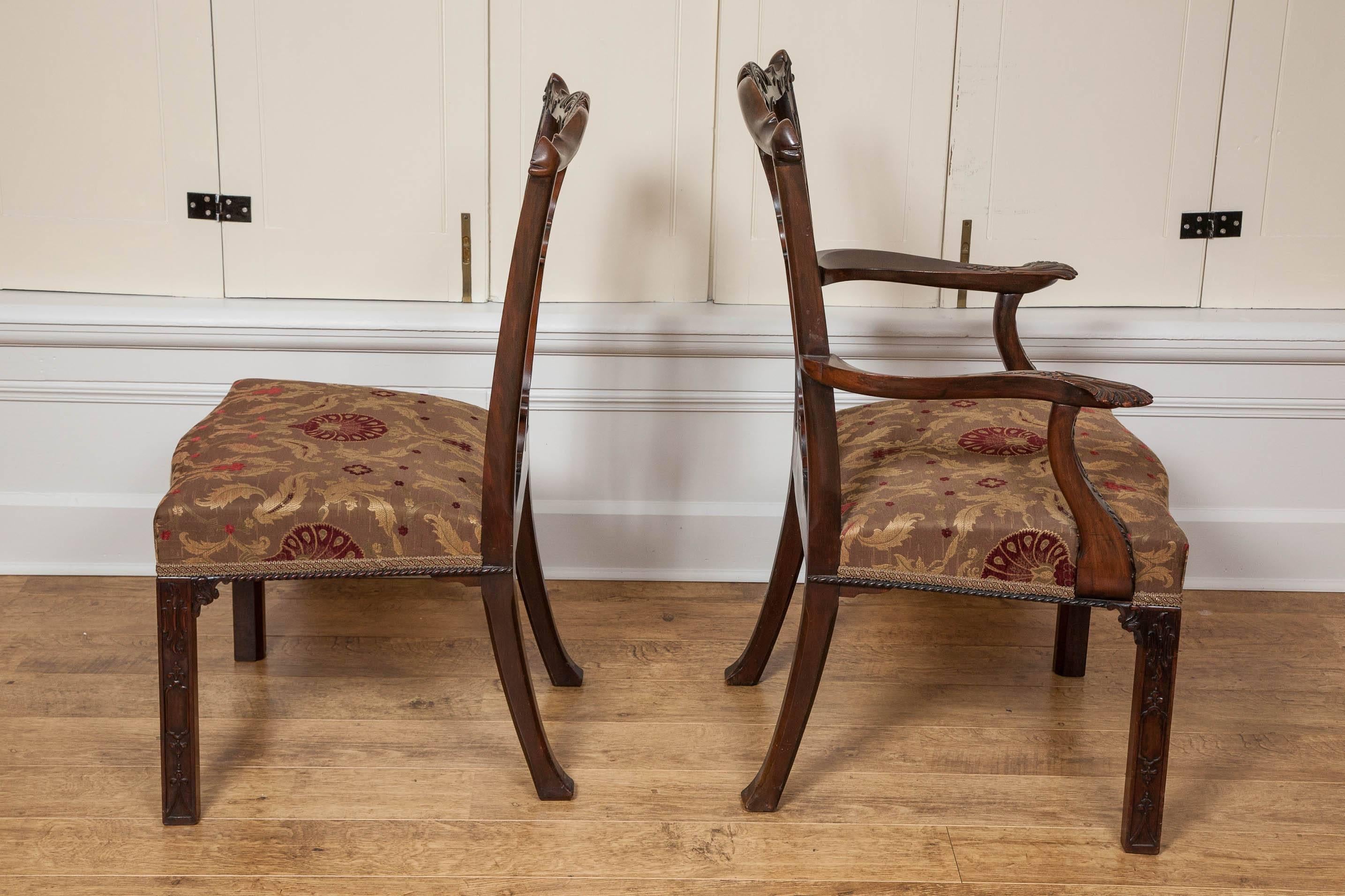 English Chippendale style carved Mahogany Dining Chairs, 19th Century, Set of Ten (8+2) For Sale