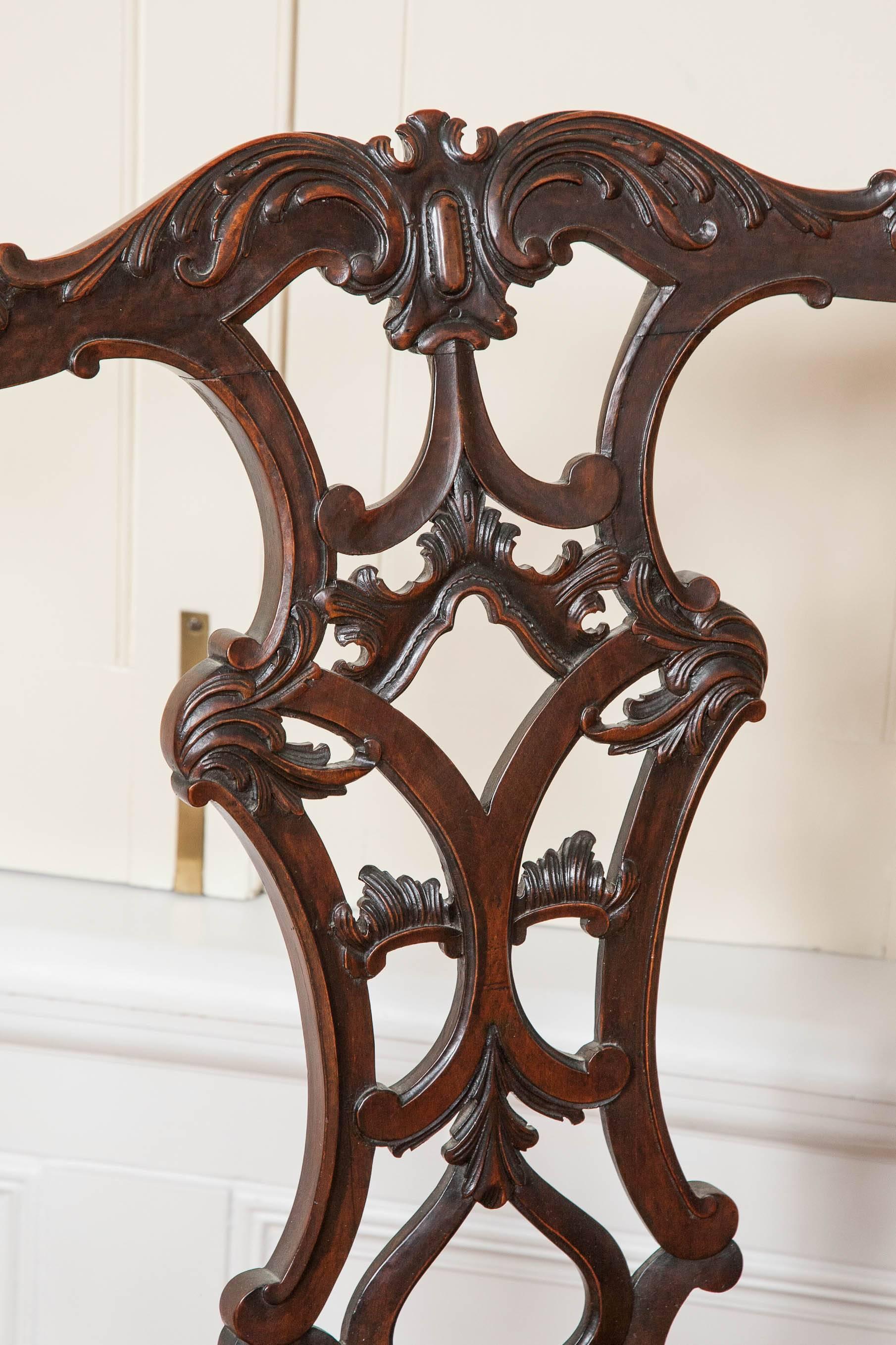 Chippendale style carved Mahogany Dining Chairs, 19th Century, Set of Ten (8+2) For Sale 2