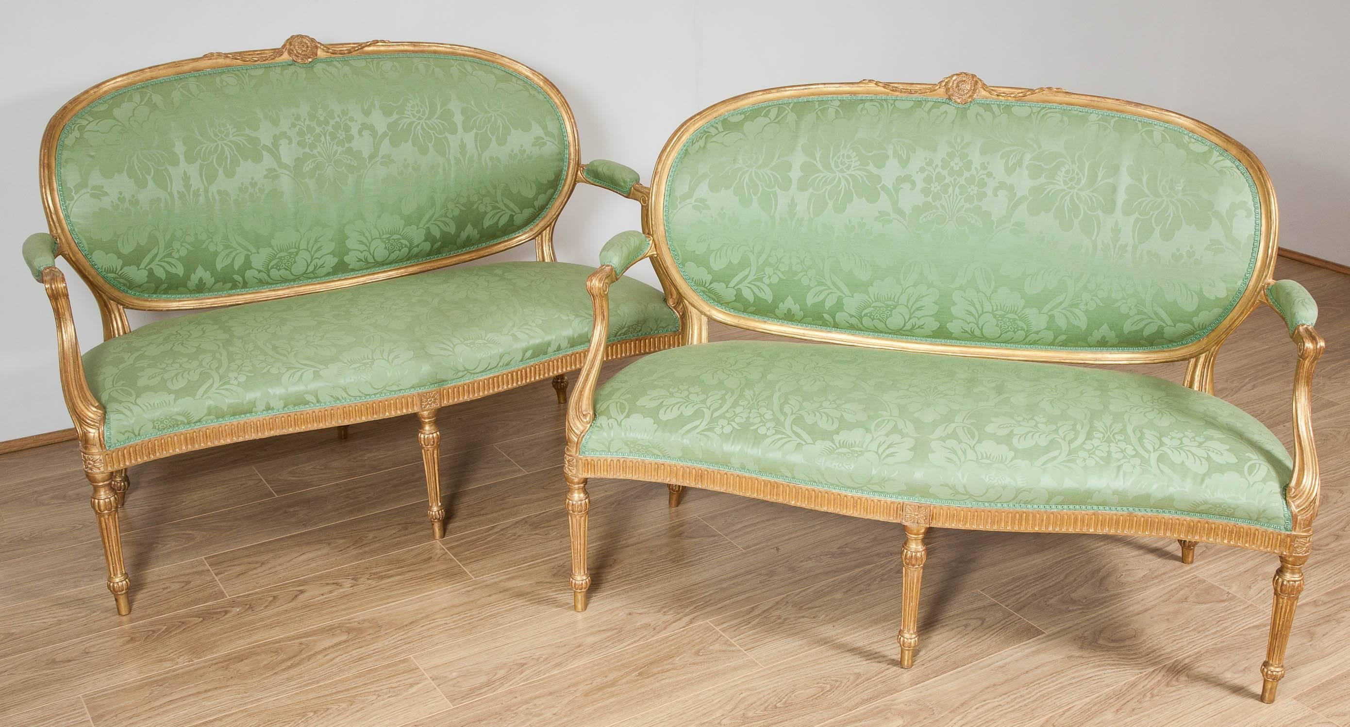 George III Pair of Carved Giltwood Settees, 18th Century Attributable to Thomas Chippendale For Sale