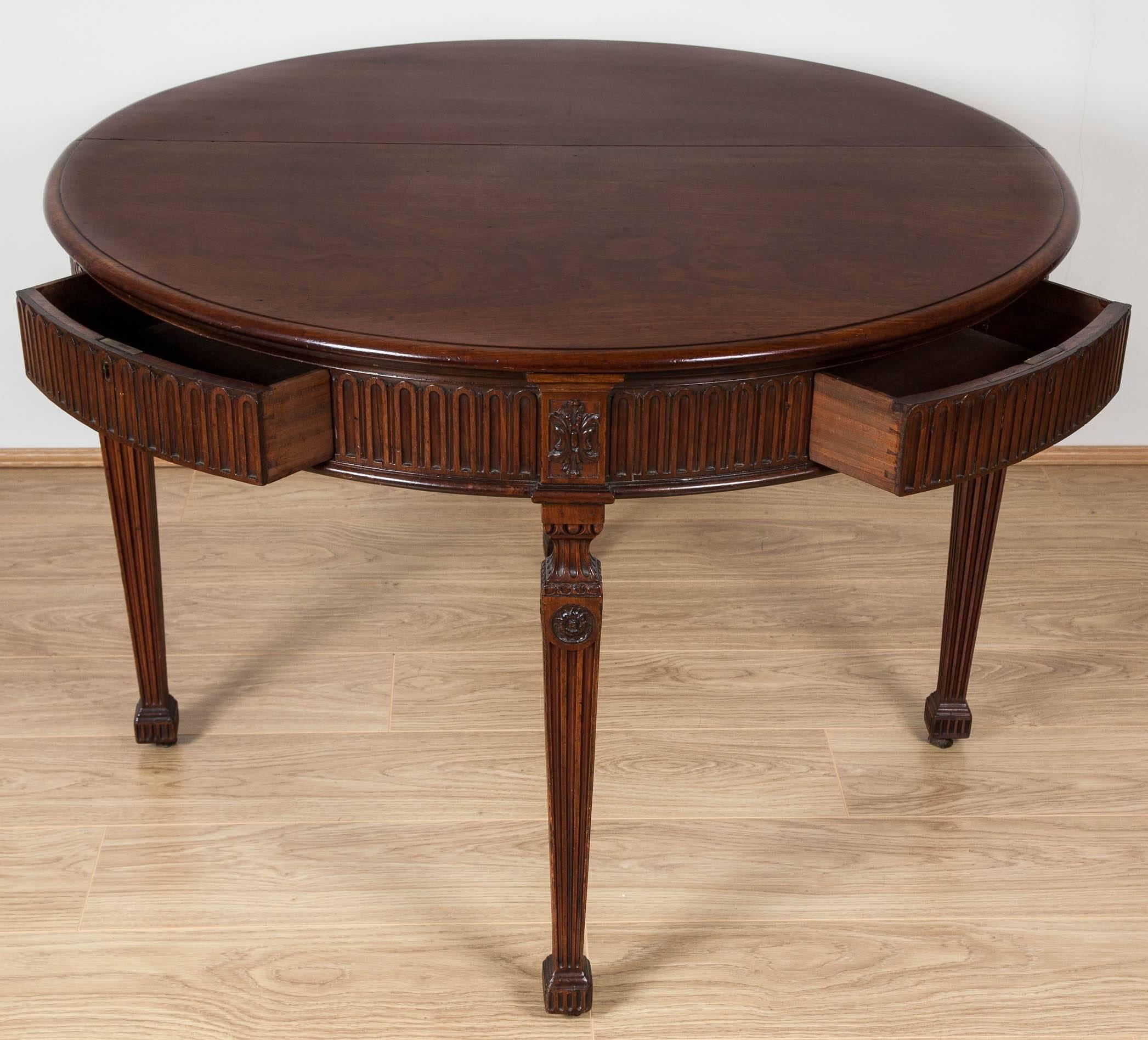 English George III Period Architect-Designed Mahogany Circular Folding Side Table For Sale