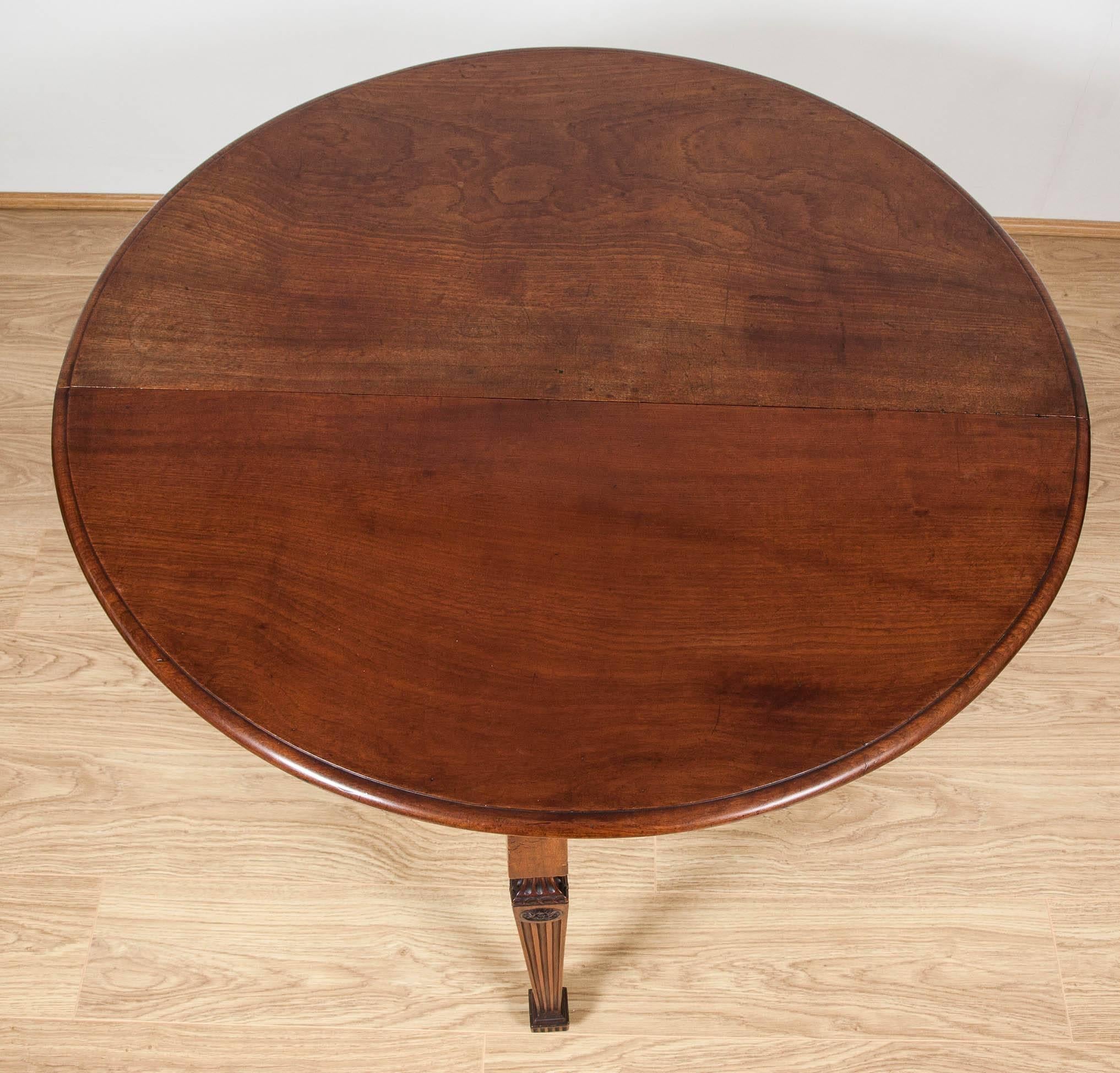 George III Period Architect-Designed Mahogany Circular Folding Side Table For Sale 3