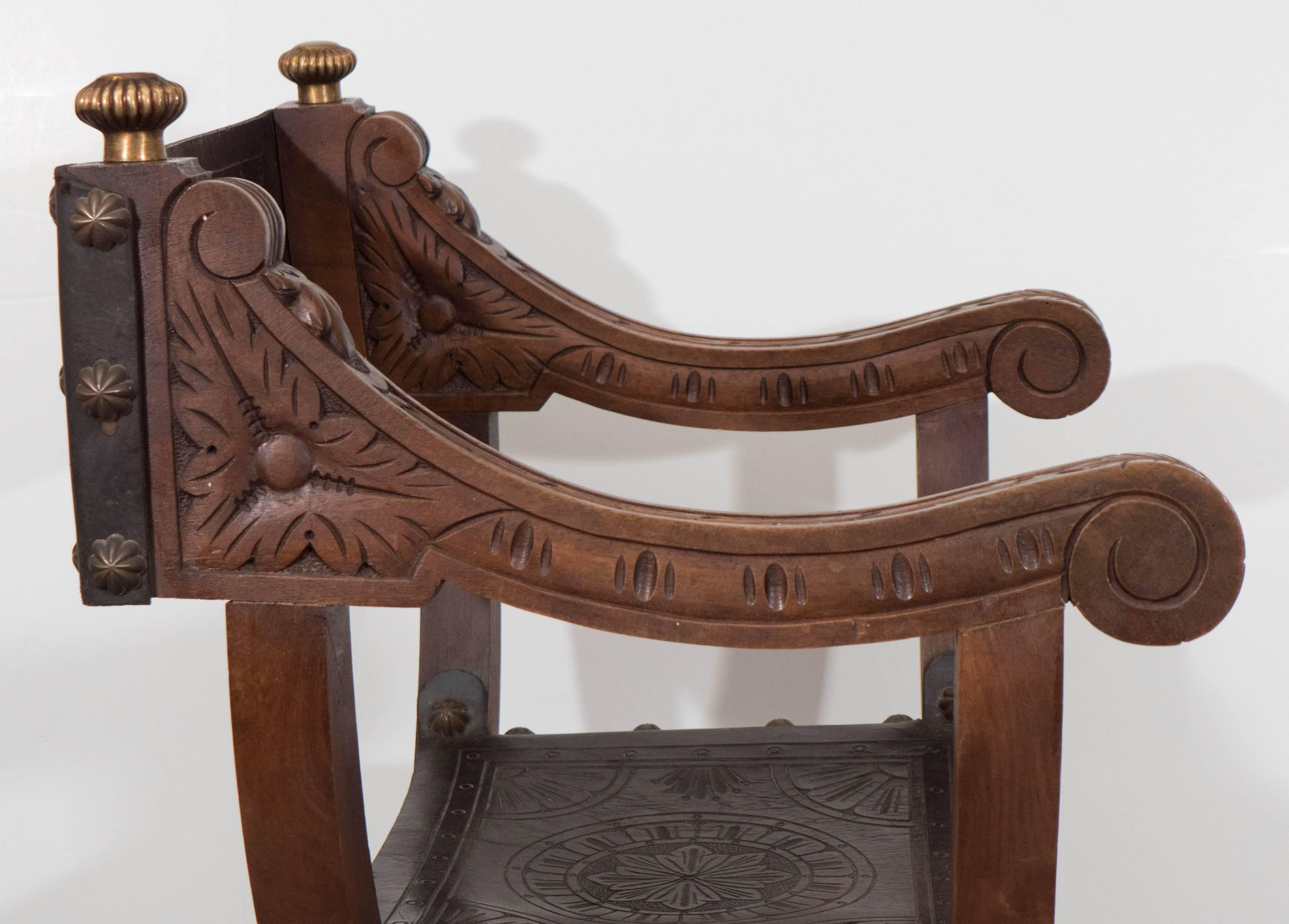 Mid-Century Italian Savonarola Folding Armchair in Carved Walnut and Leather 3