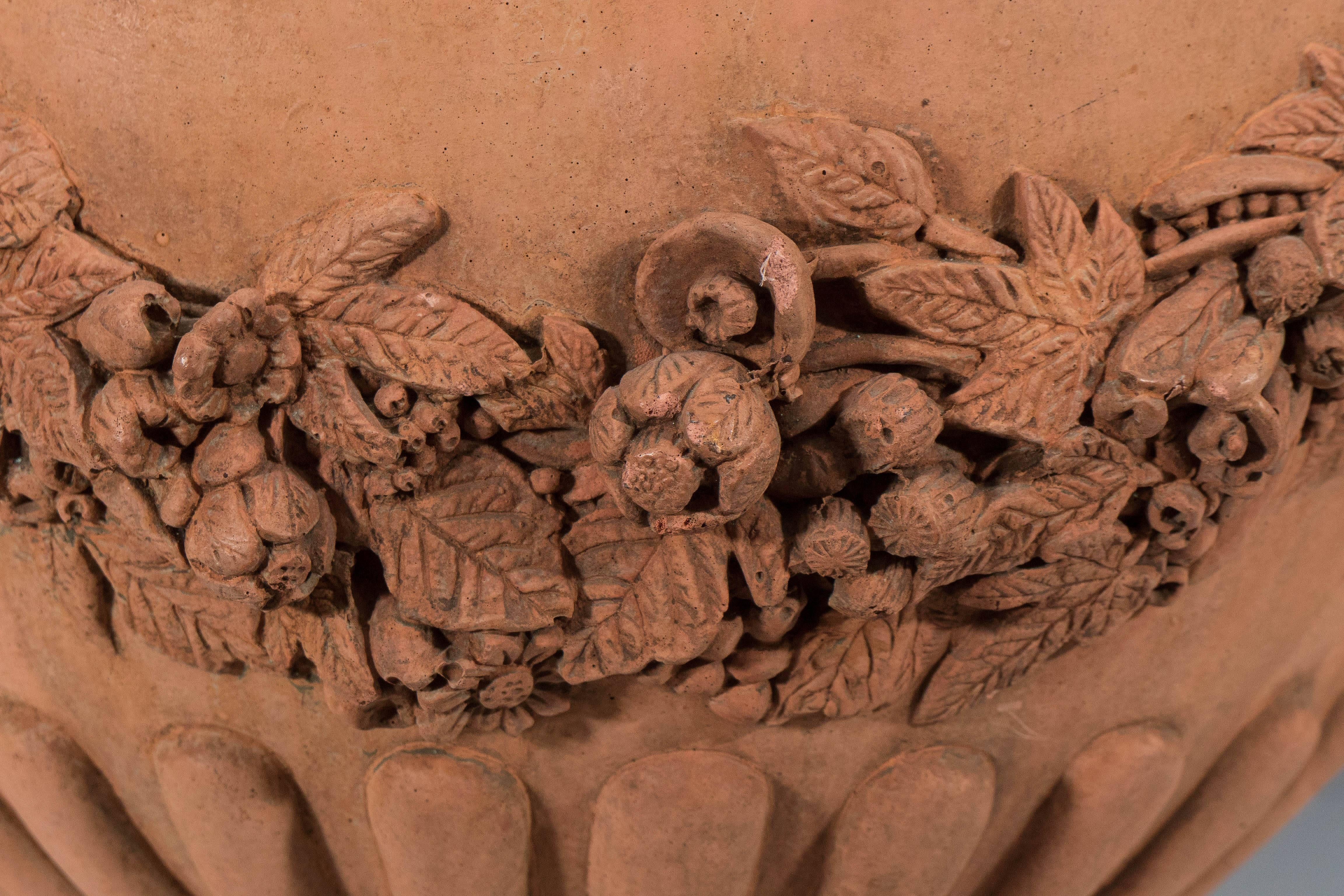 Pair of Italian Neoclassical Style Terracotta Planters In Good Condition In New York, NY