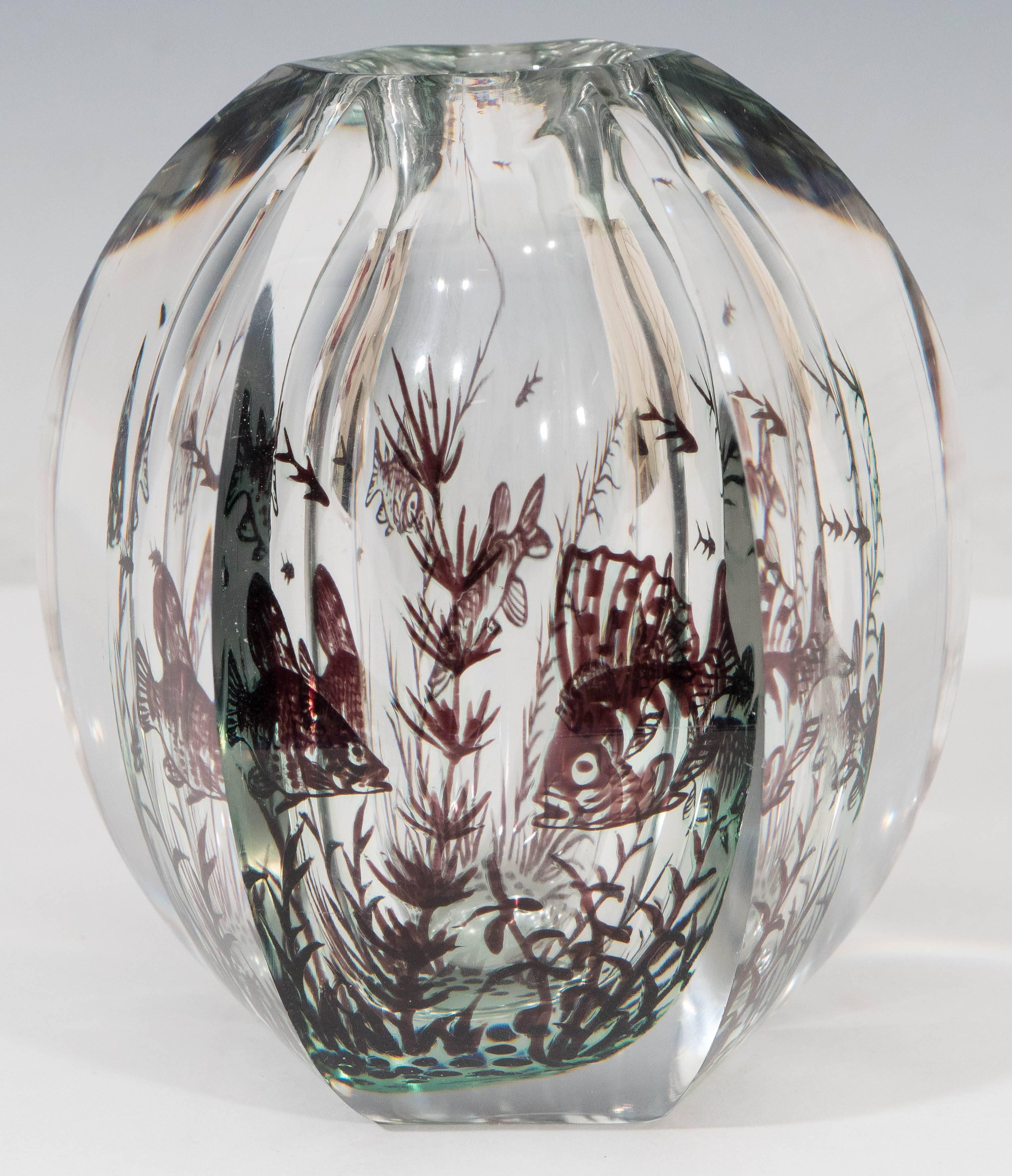 Orrefors Six-Sided 'Graal' Vase by Edward Hald In Excellent Condition In New York, NY