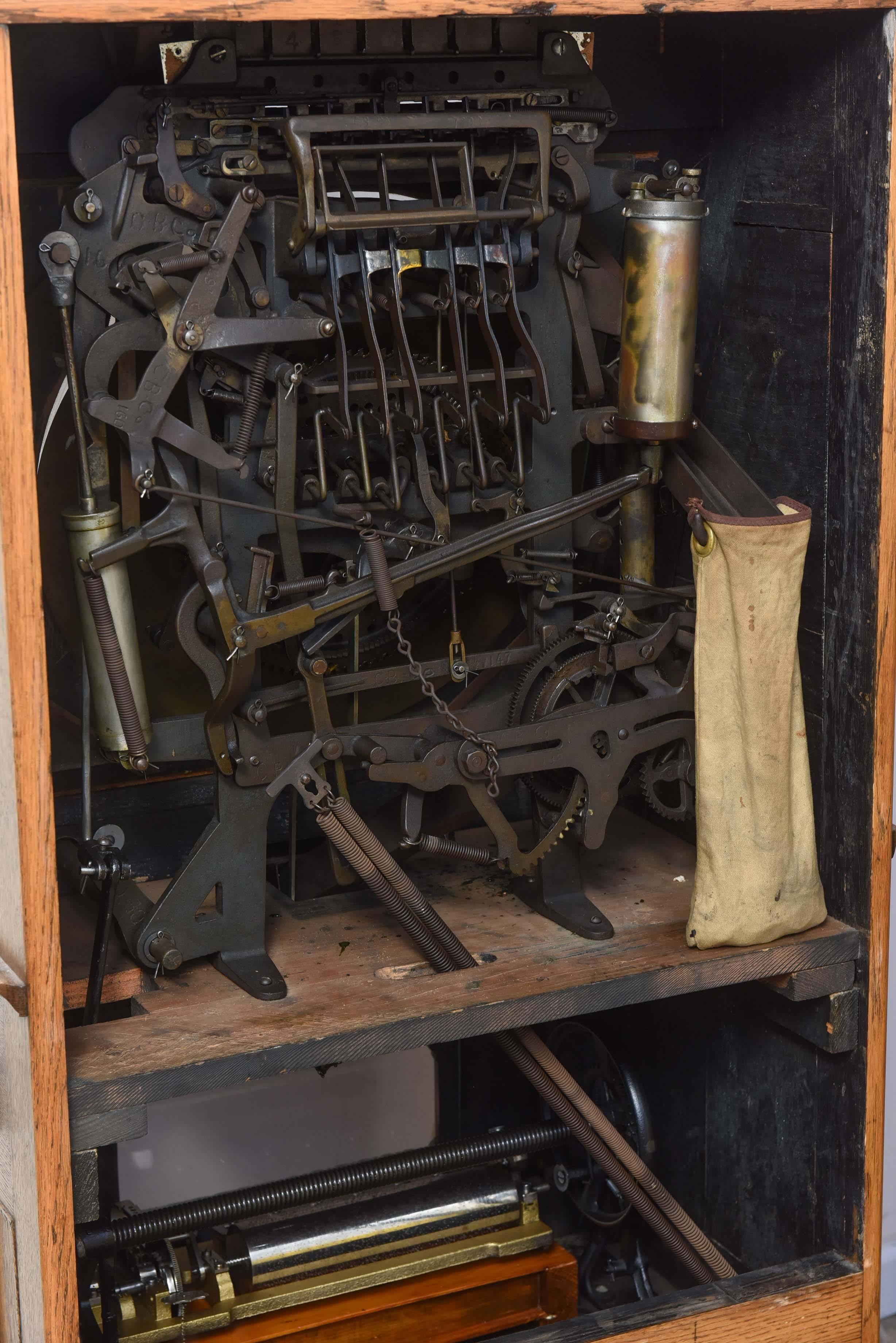 Early 20th Century 1907 Caille Venus Upright Slot Machine with Music For Sale