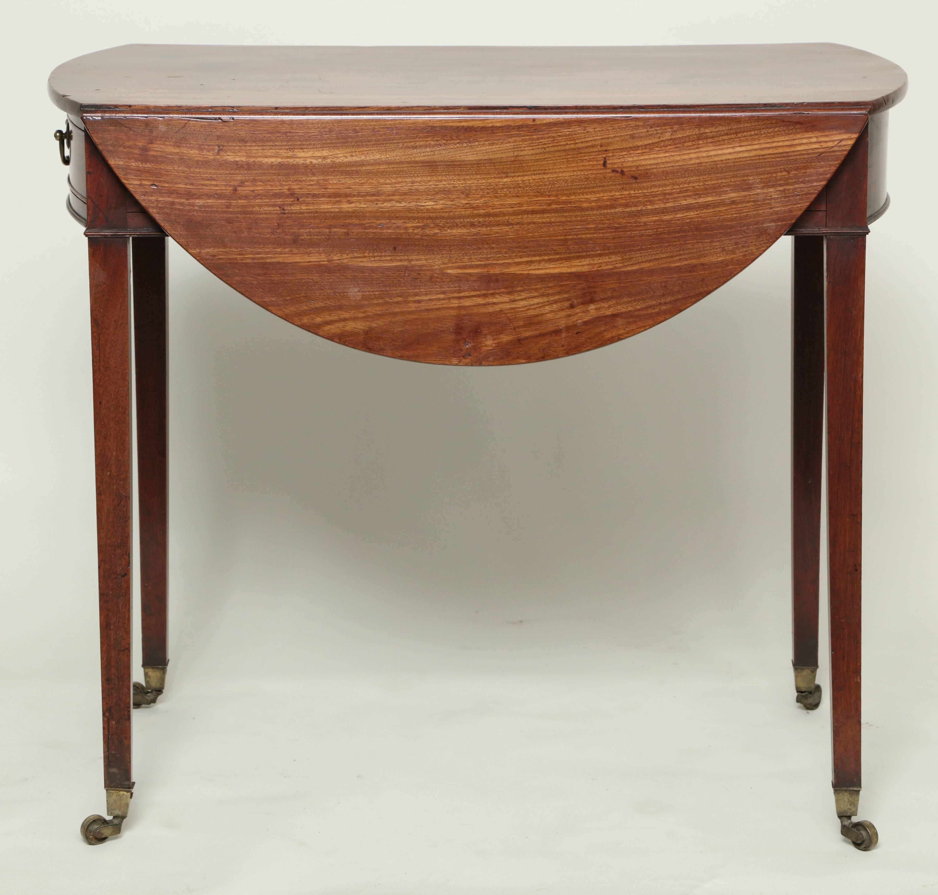Mahagoni-Pembroke-Tisch aus der Zeit von Georg III. im Angebot 4