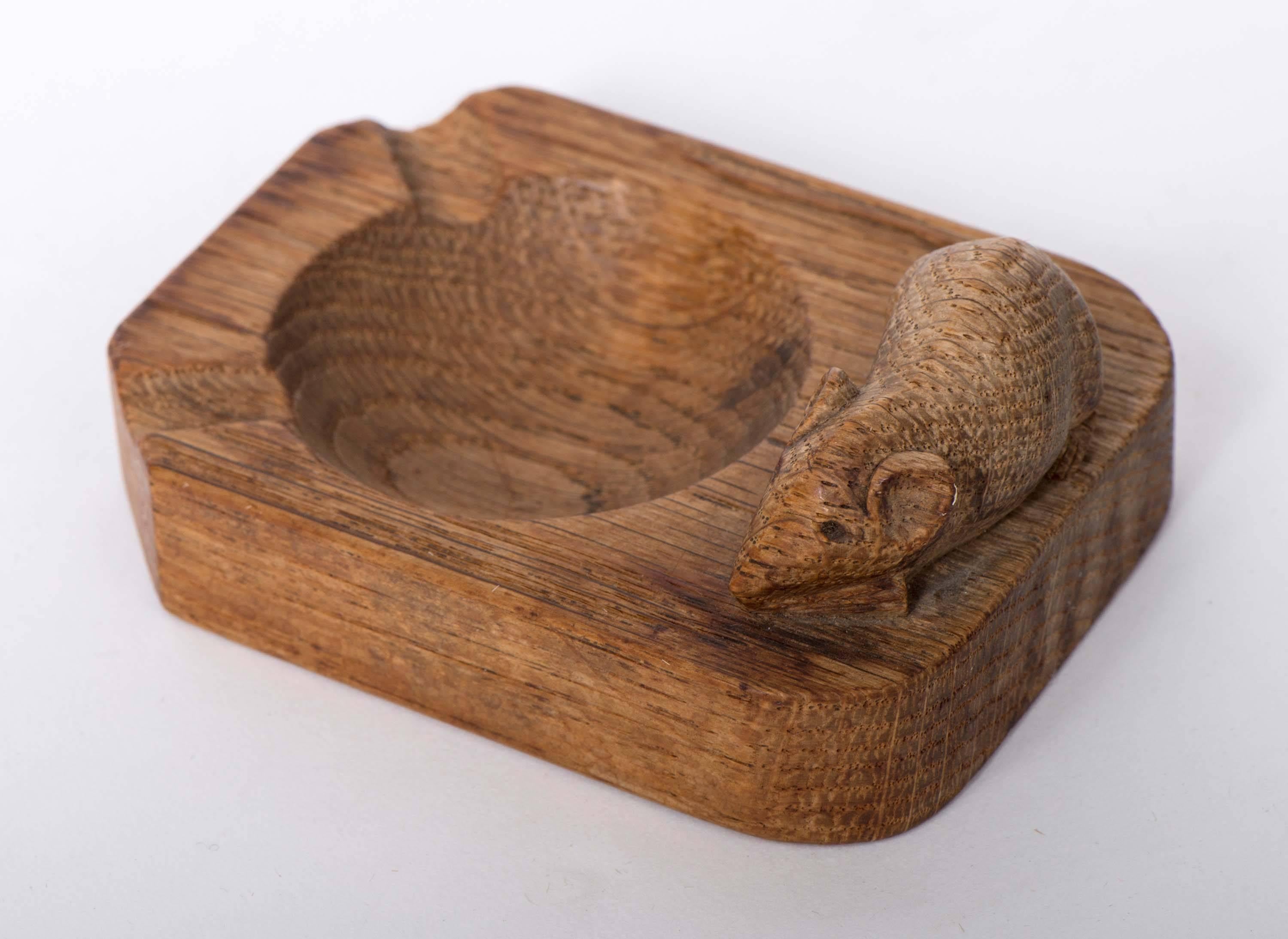 Robert Mouseman Thompson Oak Carved Ashtray In Excellent Condition In Macclesfield, Cheshire
