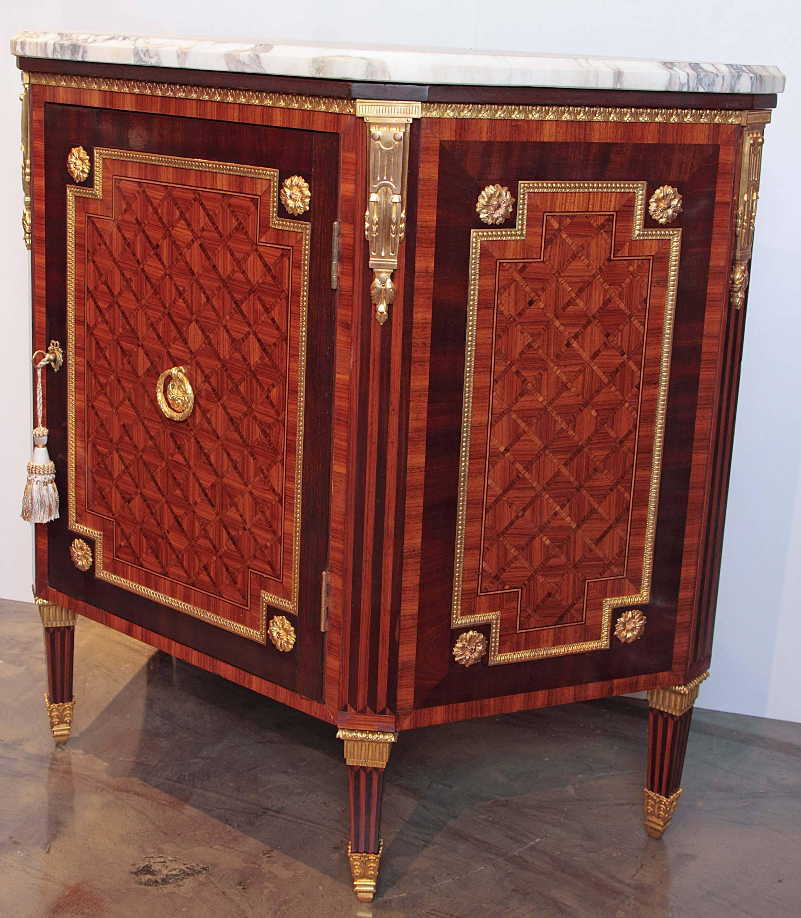 19th Century French Louis XVI Commode In Excellent Condition In Dallas, TX