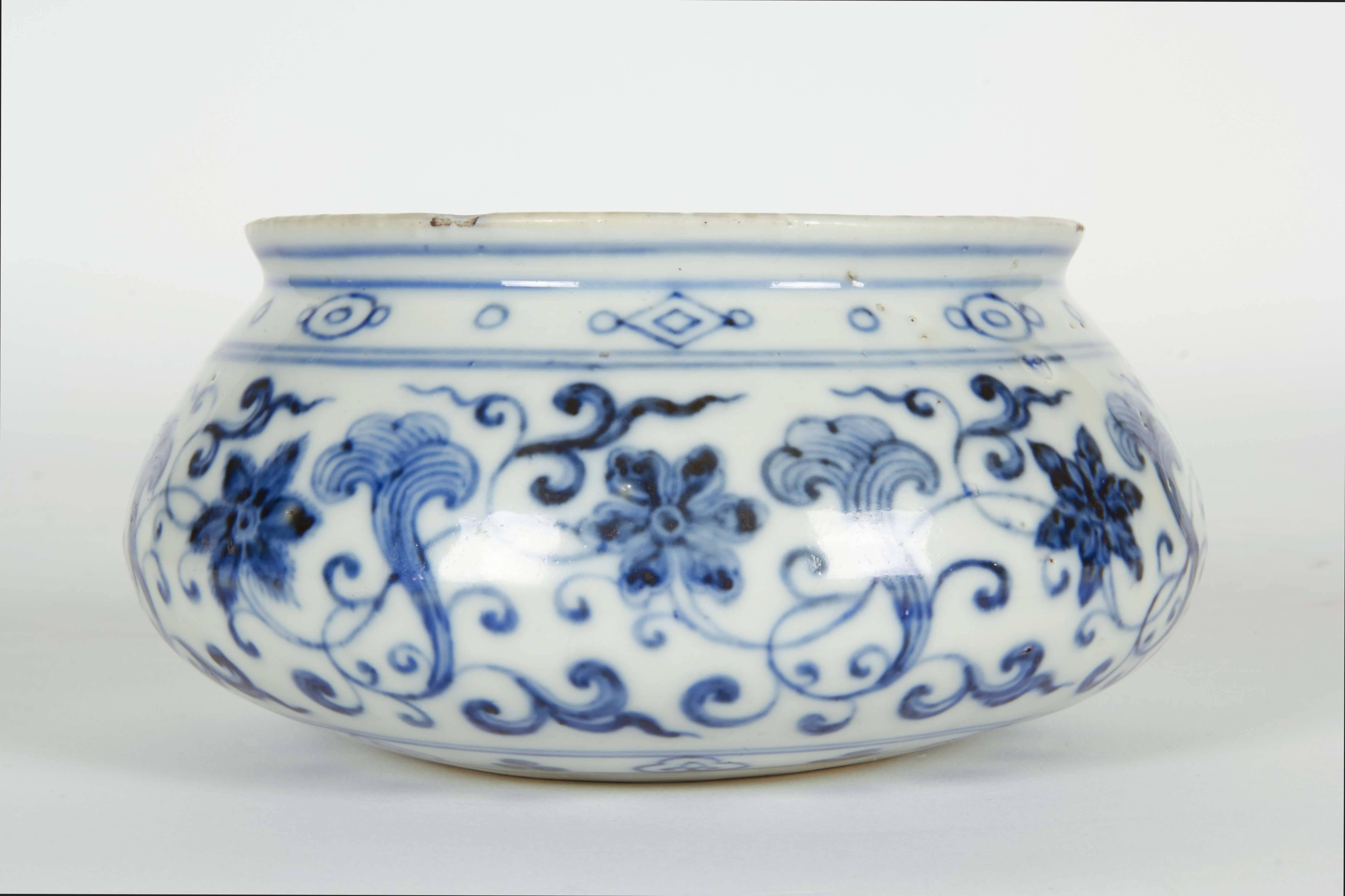 Chinese Ming Dynasty Blue and White Porcelain Bowl 1