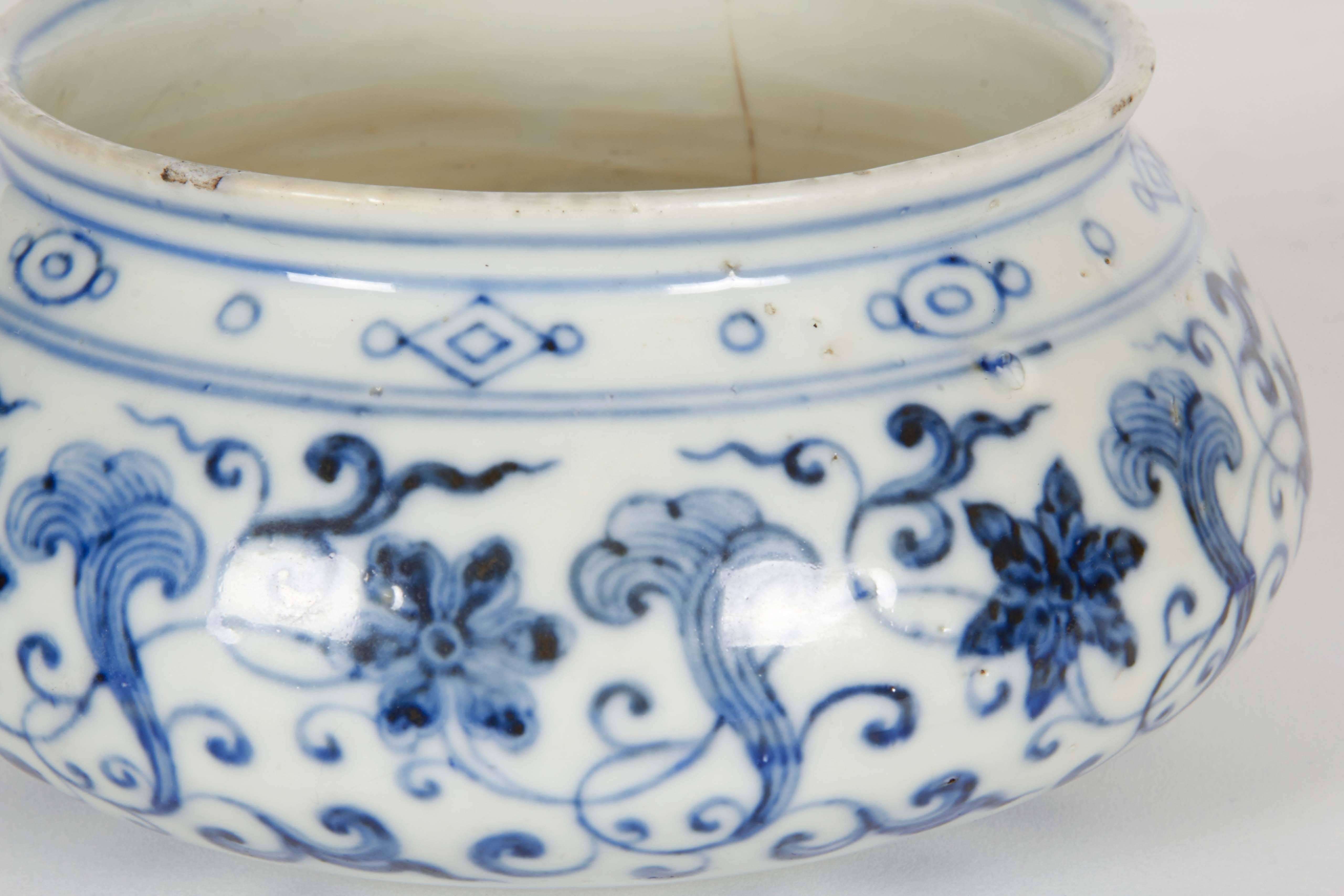 Chinese Ming Dynasty Blue and White Porcelain Bowl 2