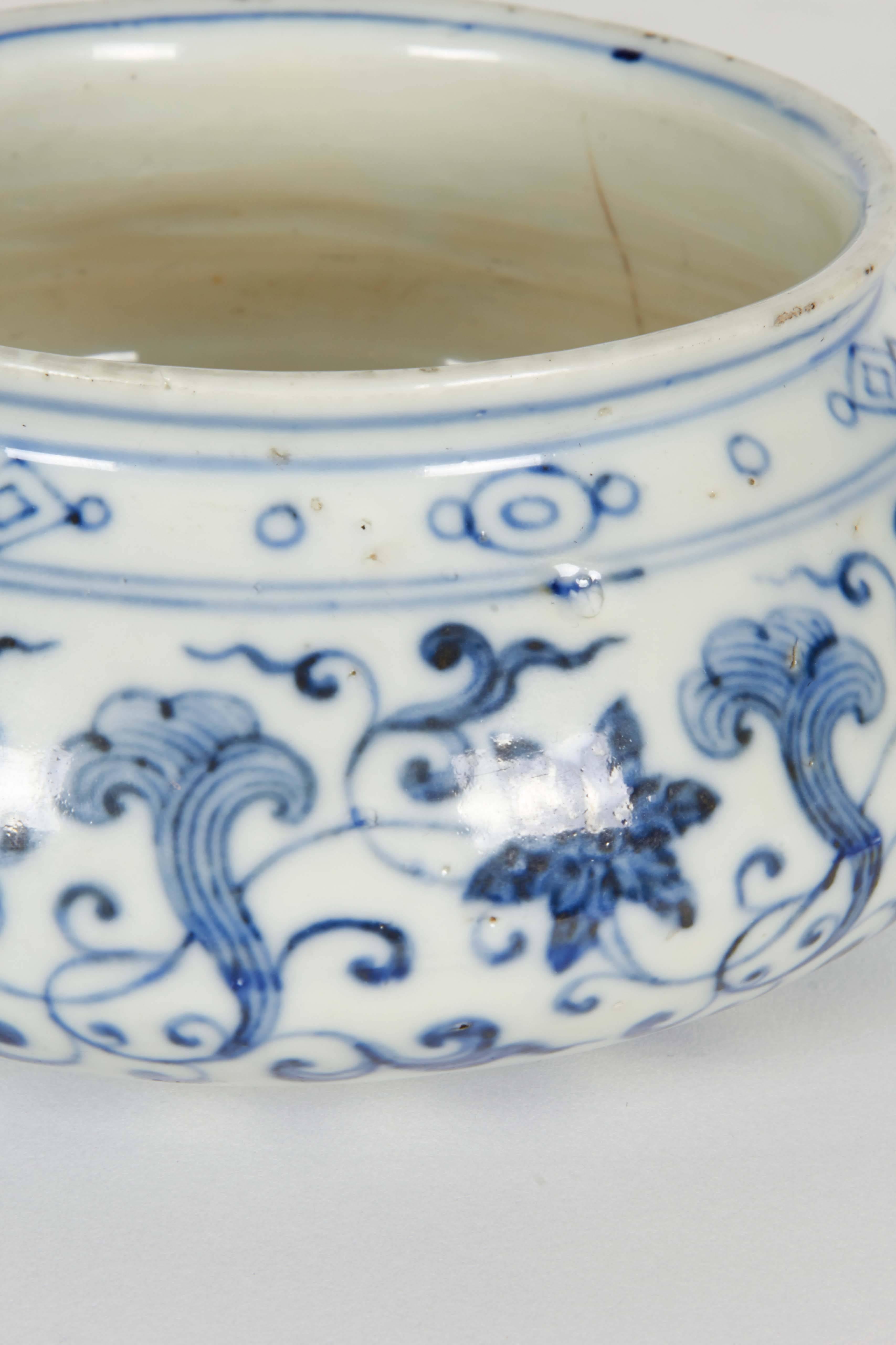 Chinese Ming Dynasty Blue and White Porcelain Bowl 3