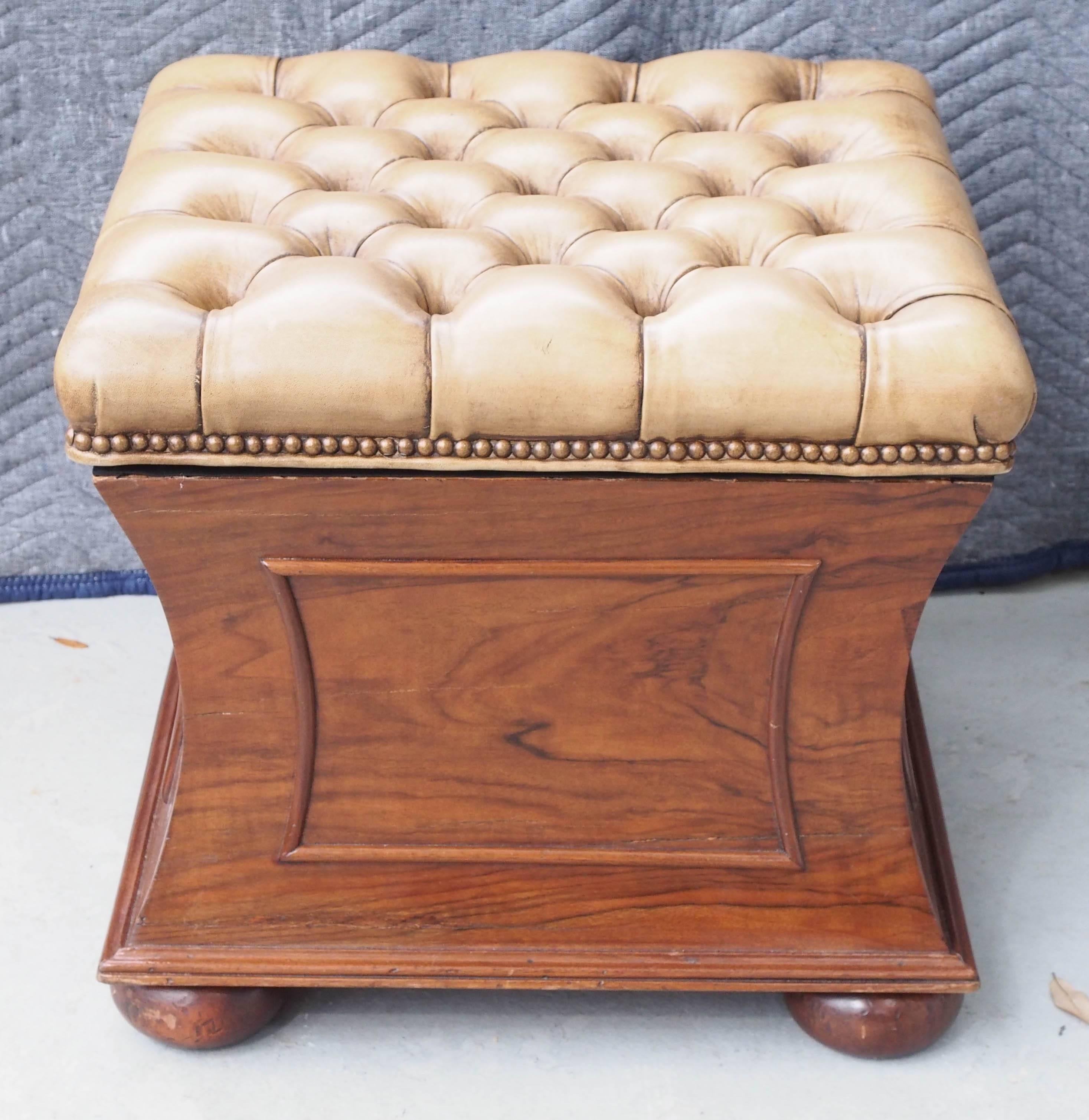 English William IV Rosewood Stool In Good Condition For Sale In Natchez, MS