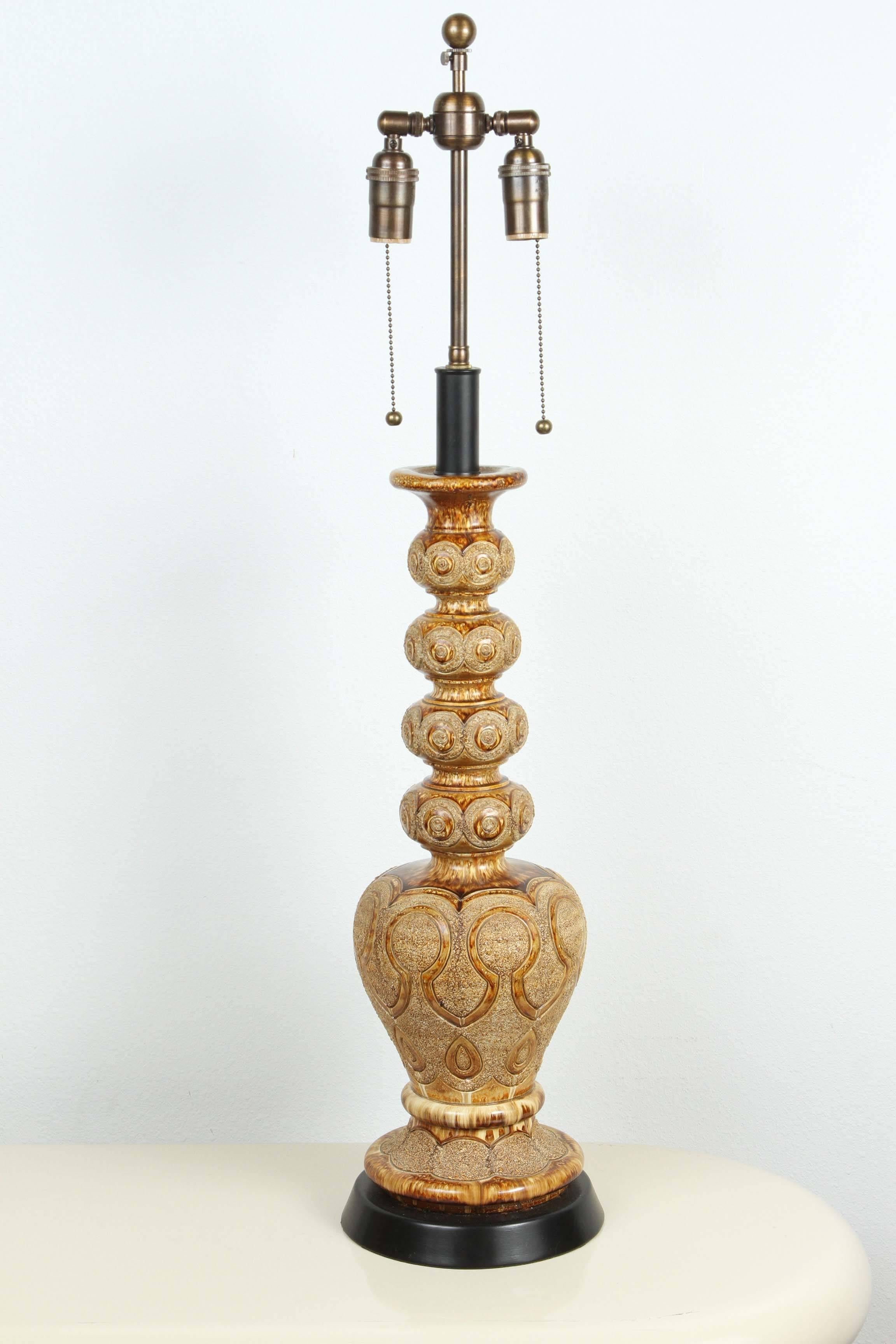 Pair of Exotic Ceramic Table Lamps with an Umber Glaze In Good Condition For Sale In New York, NY