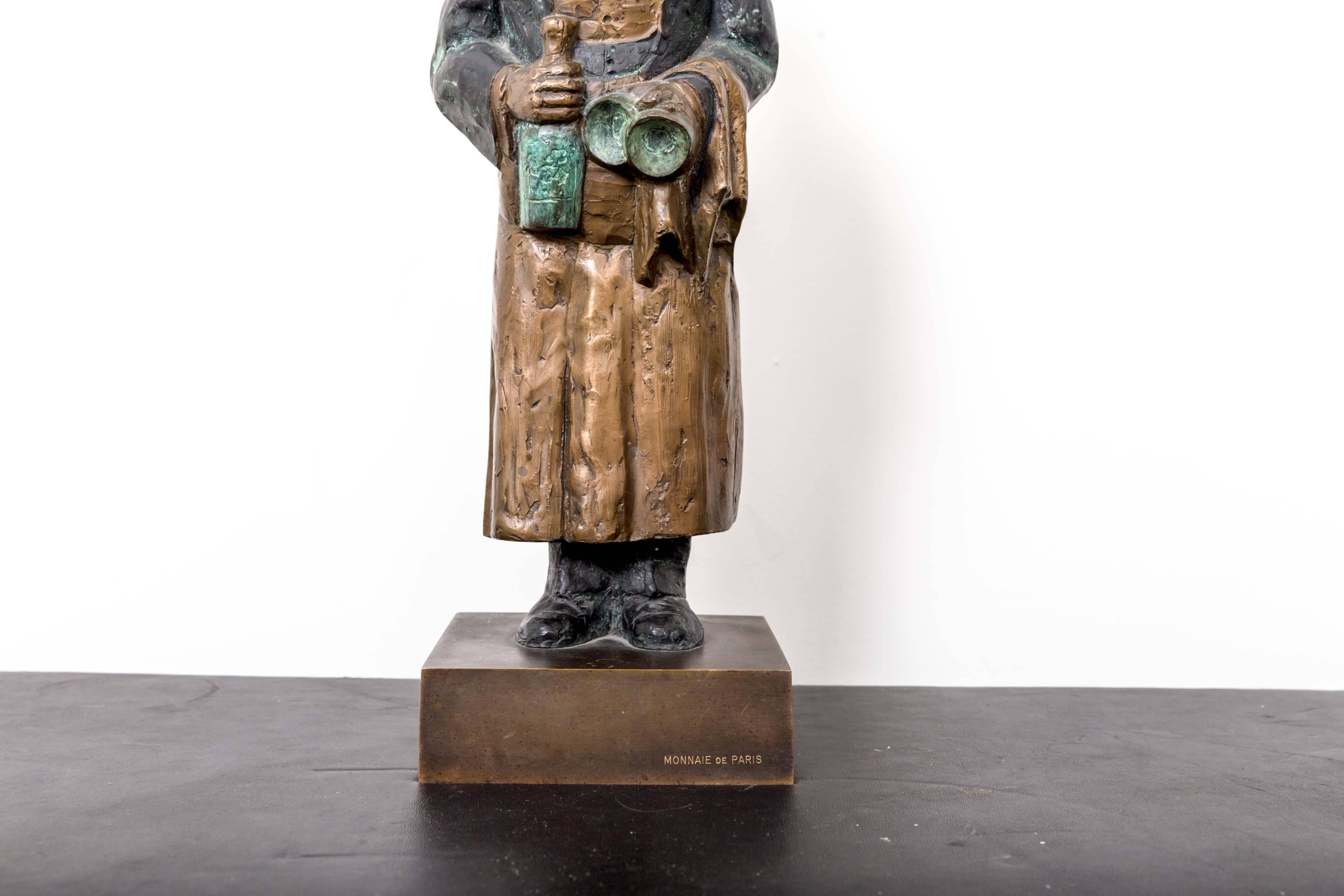 Réduit de 8500 $. 

Statue en bronze du sommelier Gaston Guy Buffet. Coulée à Paris à la Fonderie la Monnaire, Paris. Édition limitée #26/300 utilisée par la société de champagne Perrier Jouet pour récompenser les meilleurs sommeliers du monde.
