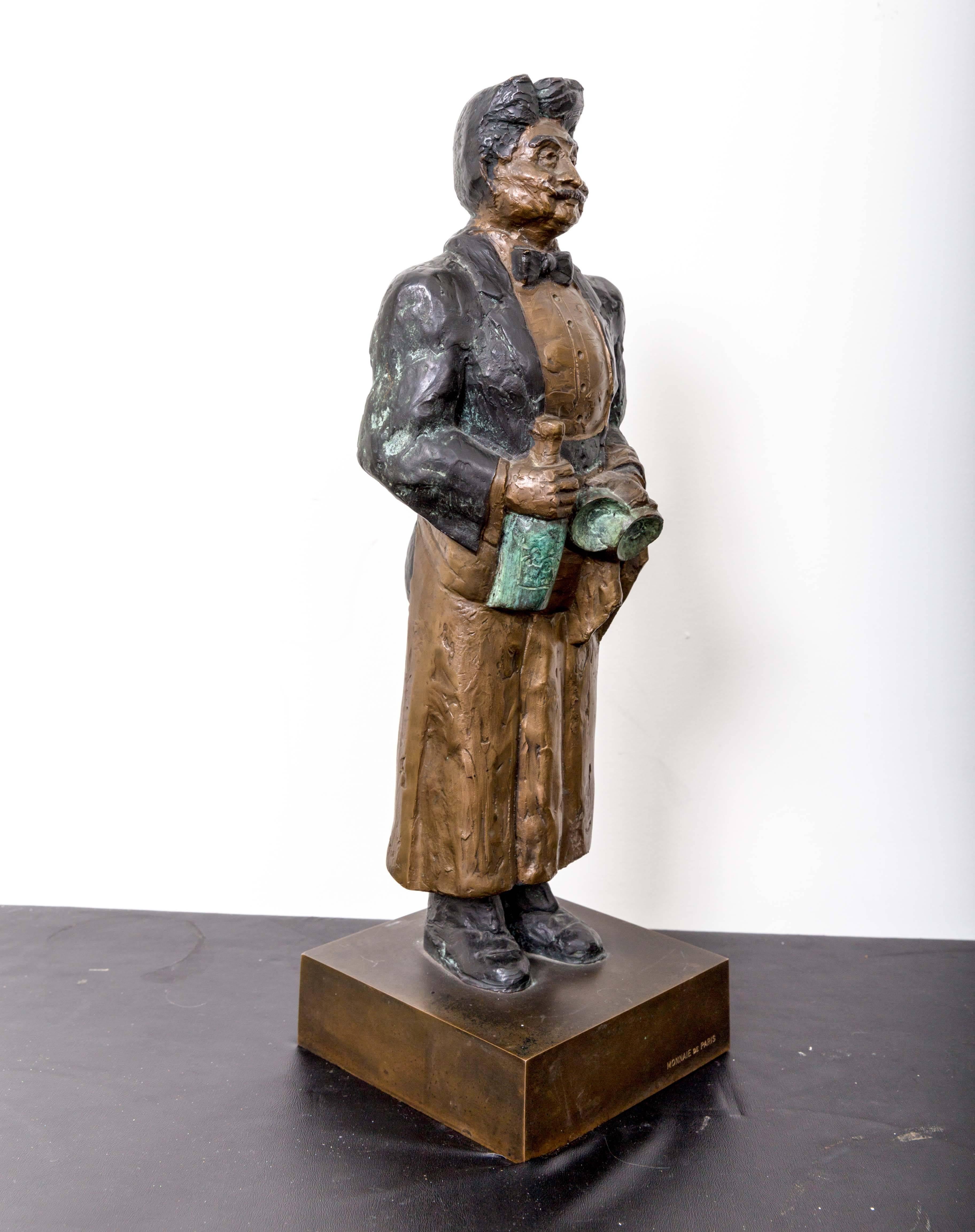 Statue en bronze intitulée Le Sommelier de Guy Buffet ; Gaston Bon état - En vente à Southampton, NY