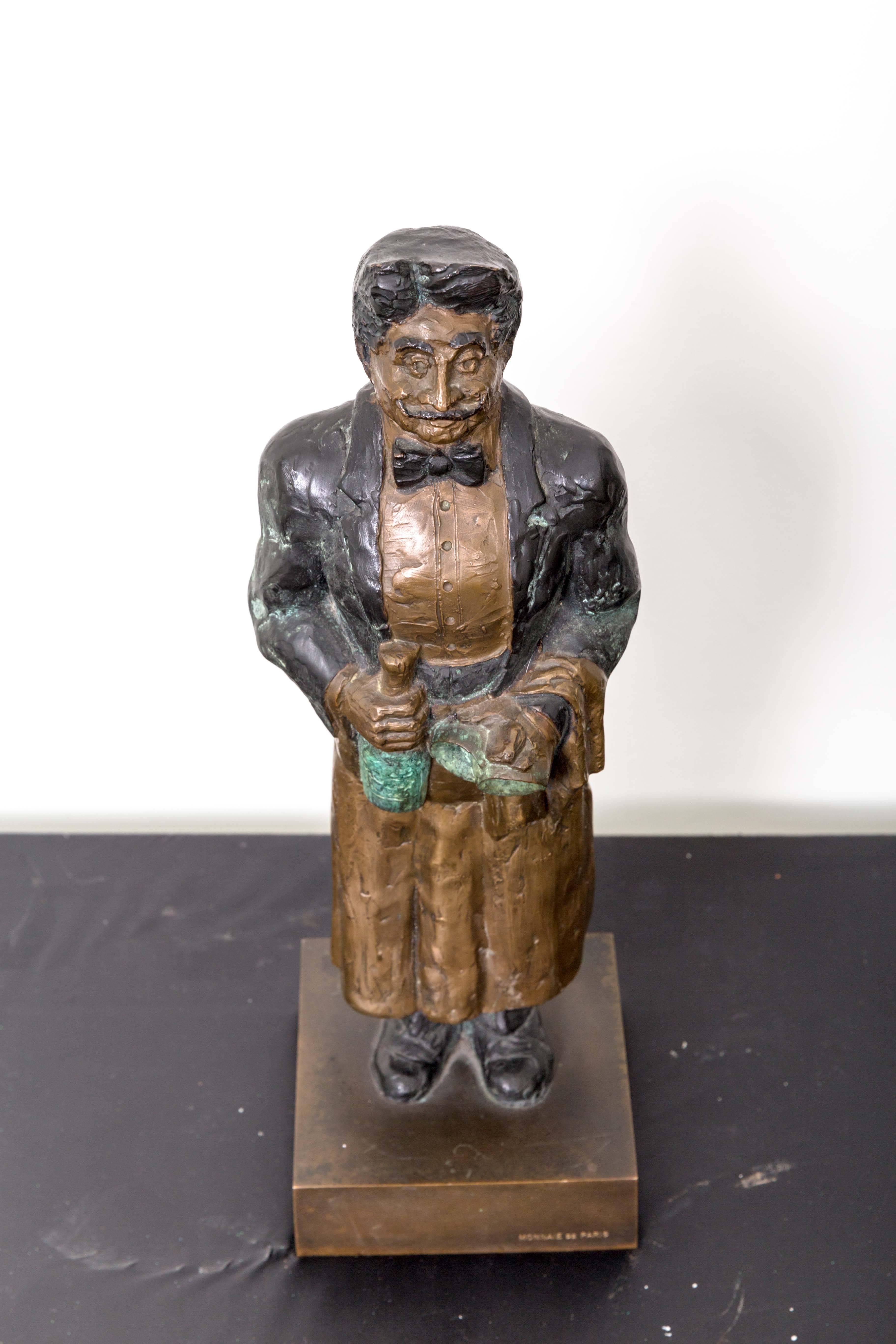 Statue en bronze intitulée Le Sommelier de Guy Buffet ; Gaston en vente 4