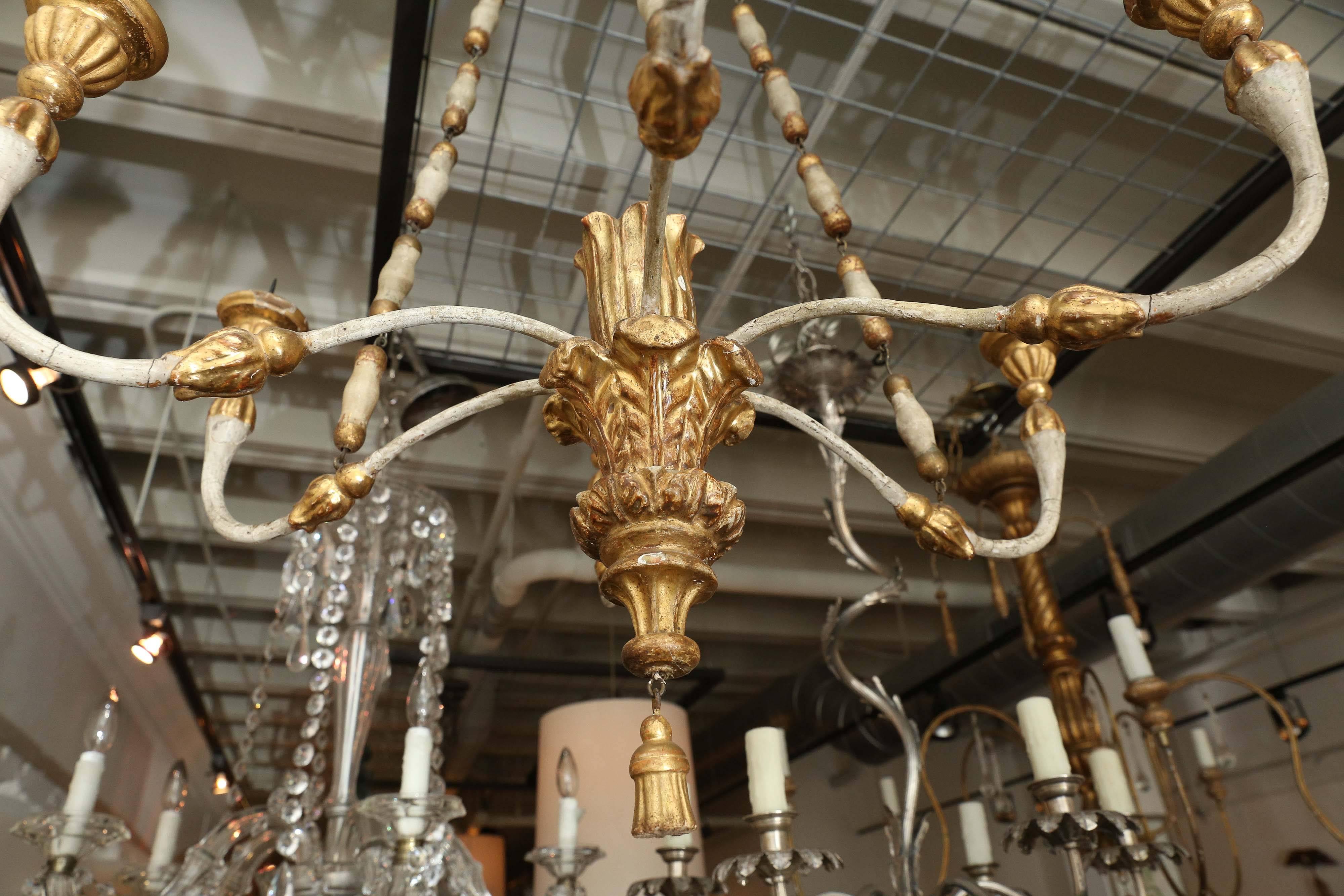 18th Century Painted and Gilt Venetian Chandelier For Sale 1