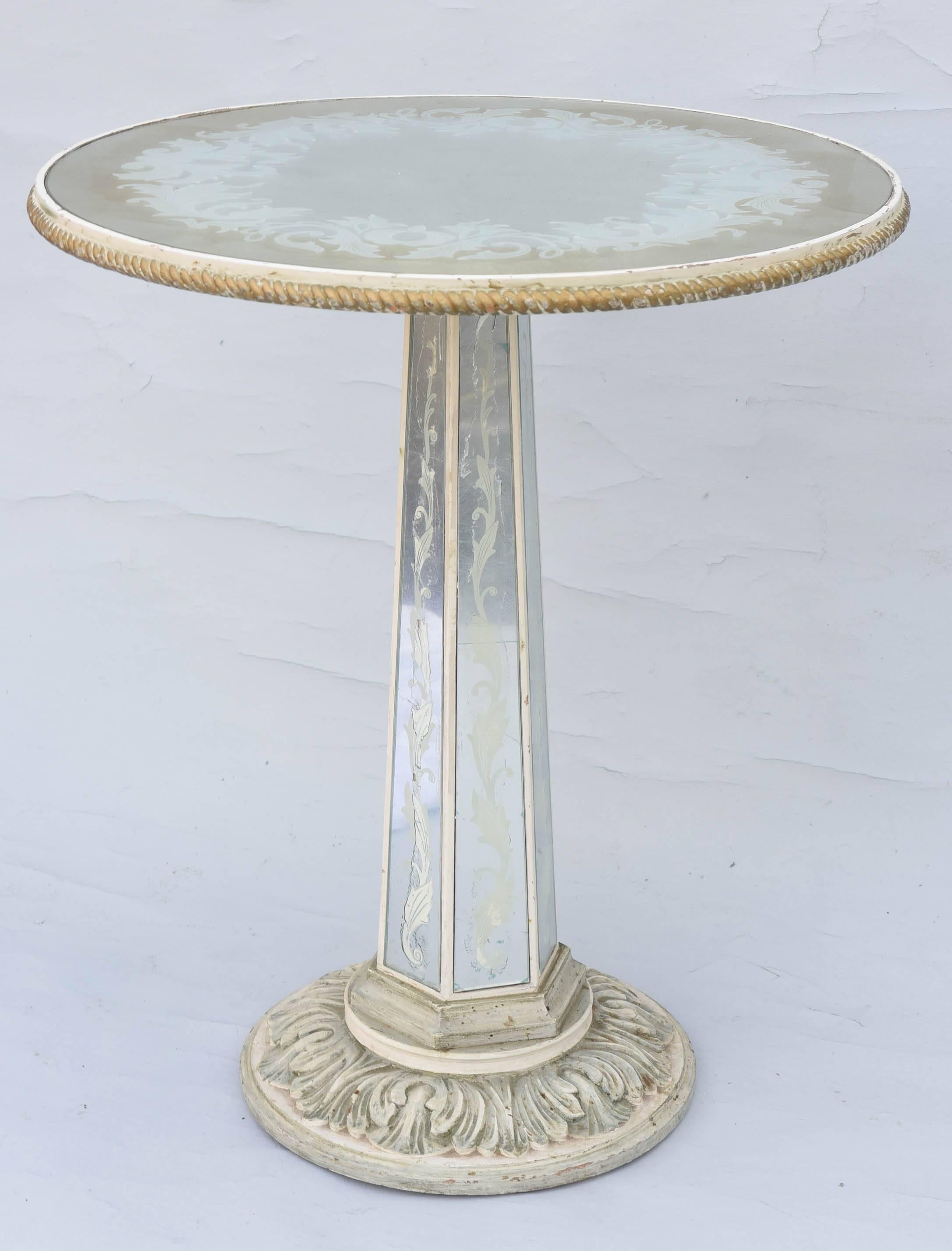 Italian Églomisé Occasional Pedestal Table 1