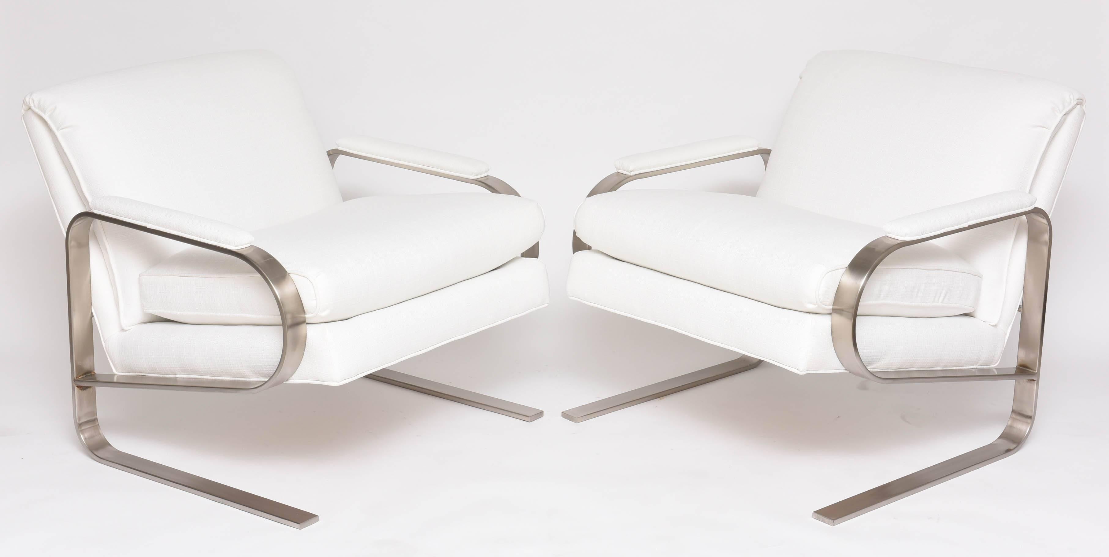 Pair of 1970s Mid-Century Modern Lounge Chairs Style of Milo Baughman In Excellent Condition In West Palm Beach, FL