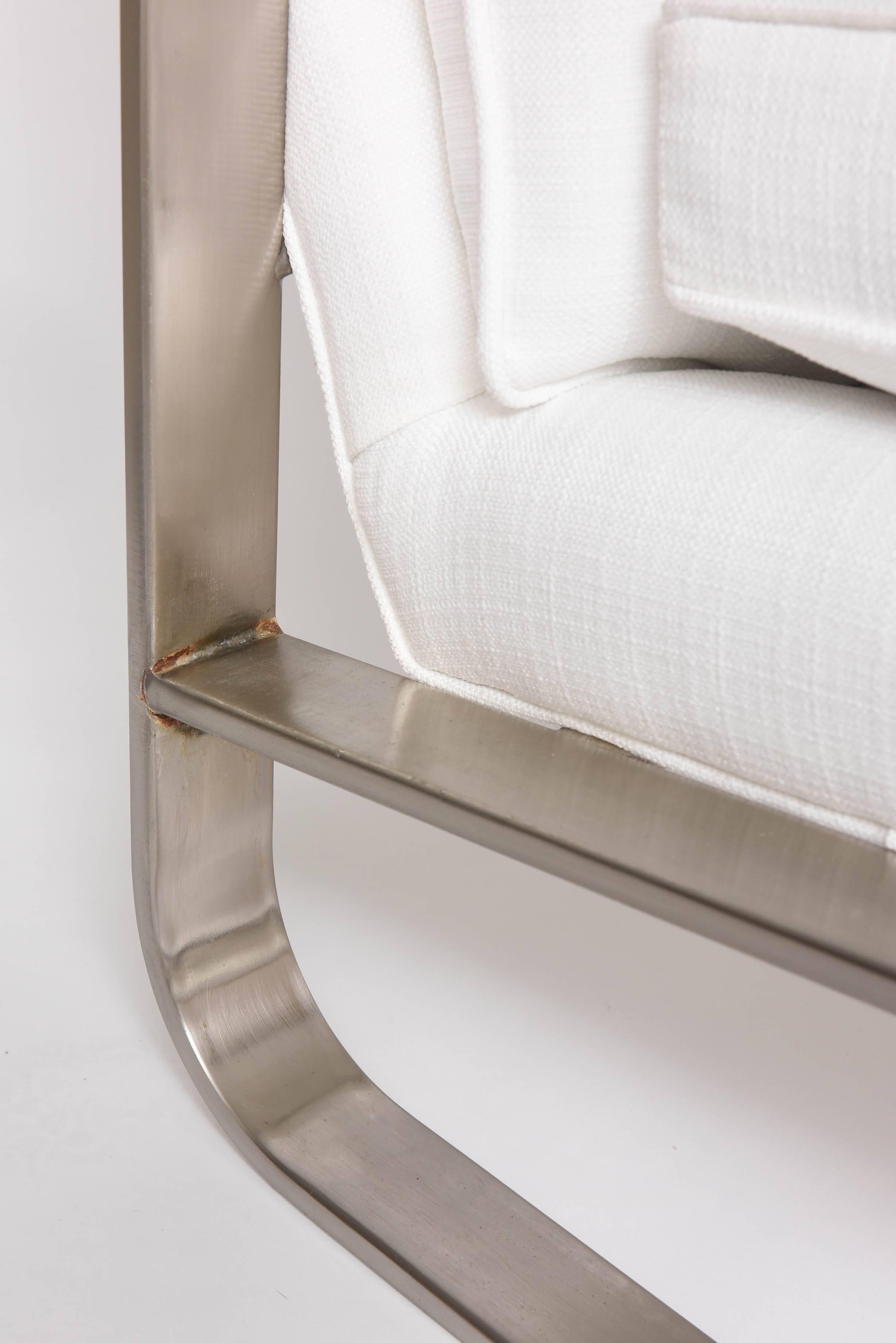 20th Century Pair of 1970s Mid-Century Modern Lounge Chairs Style of Milo Baughman