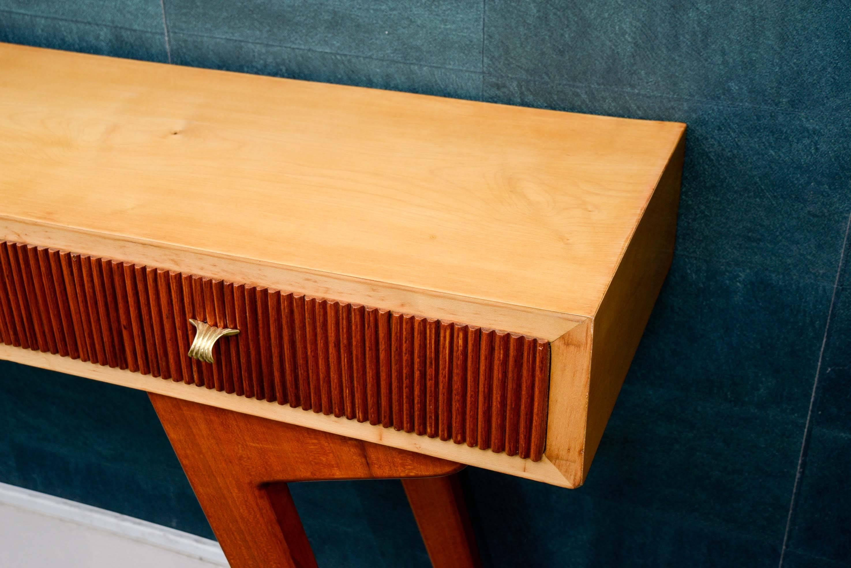 1950s Italian Console with Four Drawers in the Style Osvaldo Borsani In Excellent Condition For Sale In Paris, FR