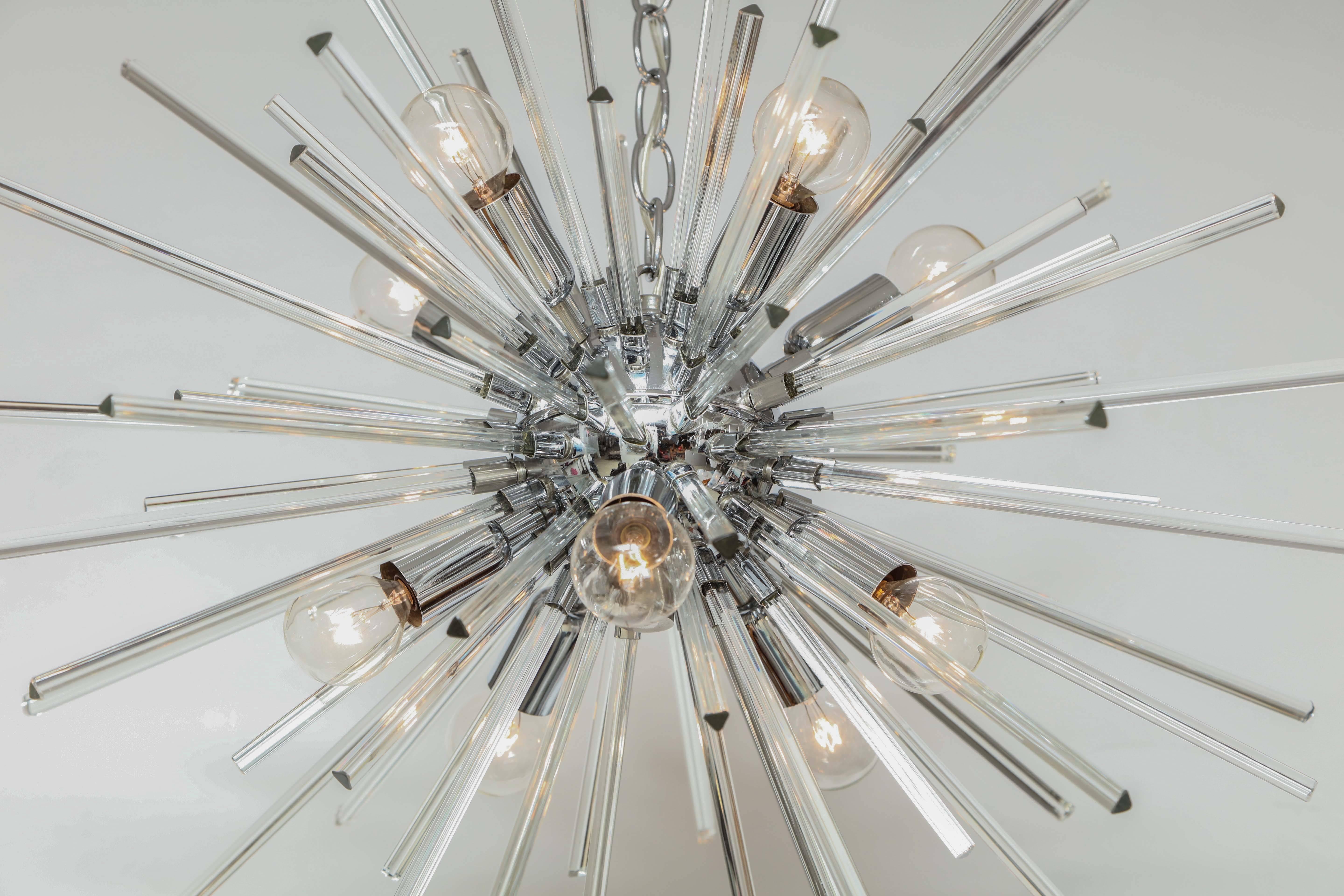 Italian Murano Glass Sputnik Chandelier Attributed to Venini, circa 1970s In Excellent Condition In New York, NY