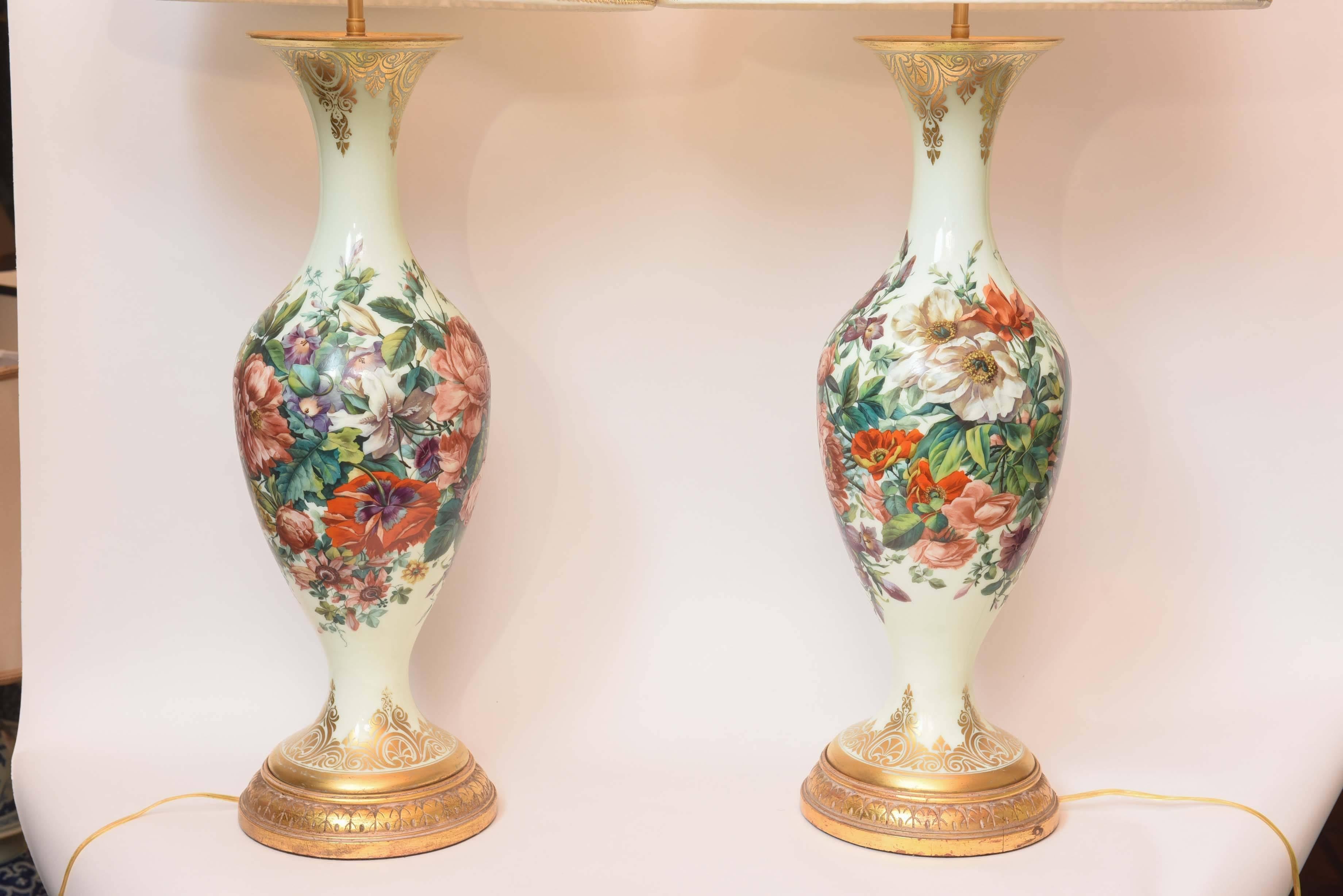 Massive Pair of 19th Century French Opaline Glass Lamps For Sale 4