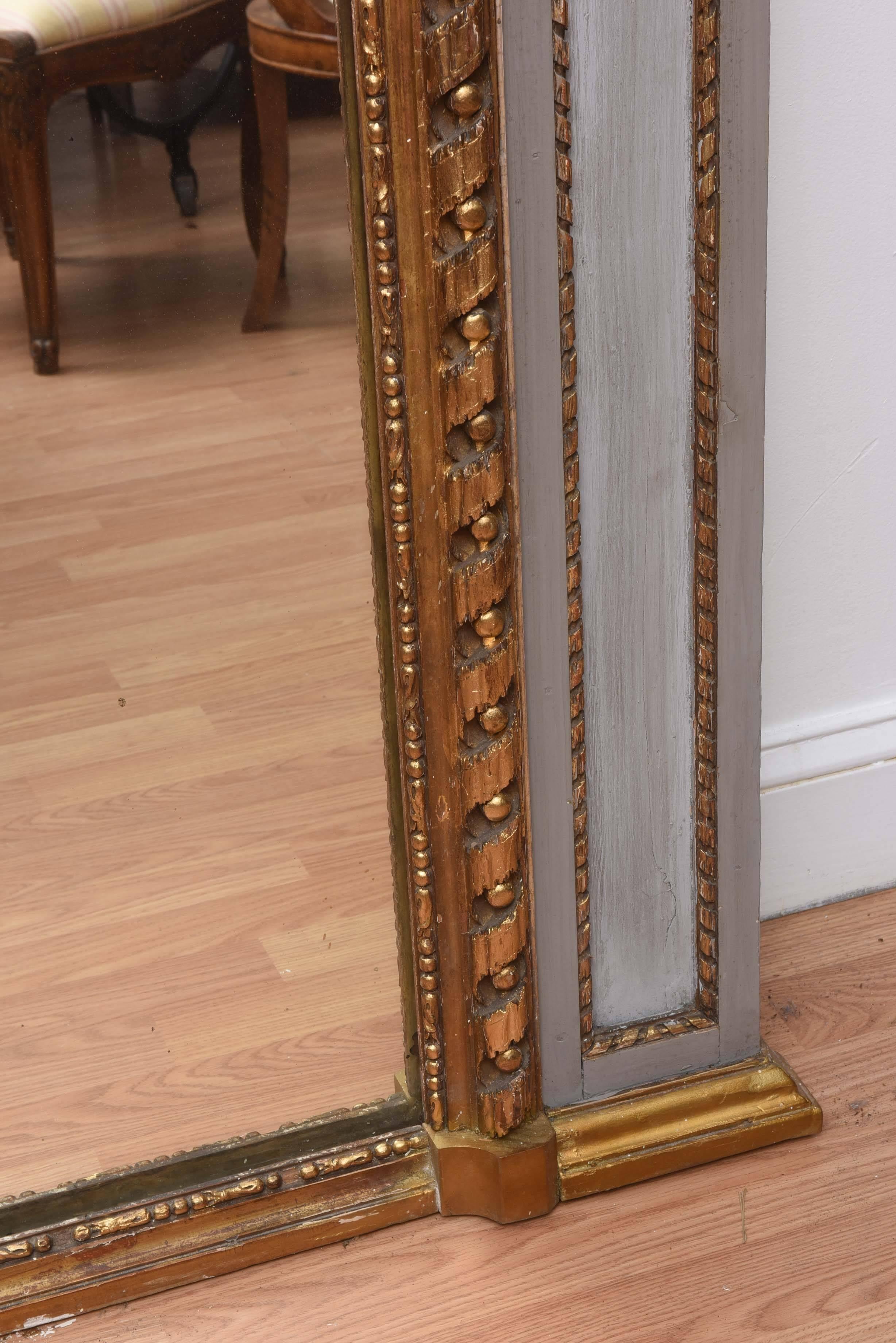 Superb 18th Century Giltwood French Mirror In Excellent Condition In West Palm Beach, FL