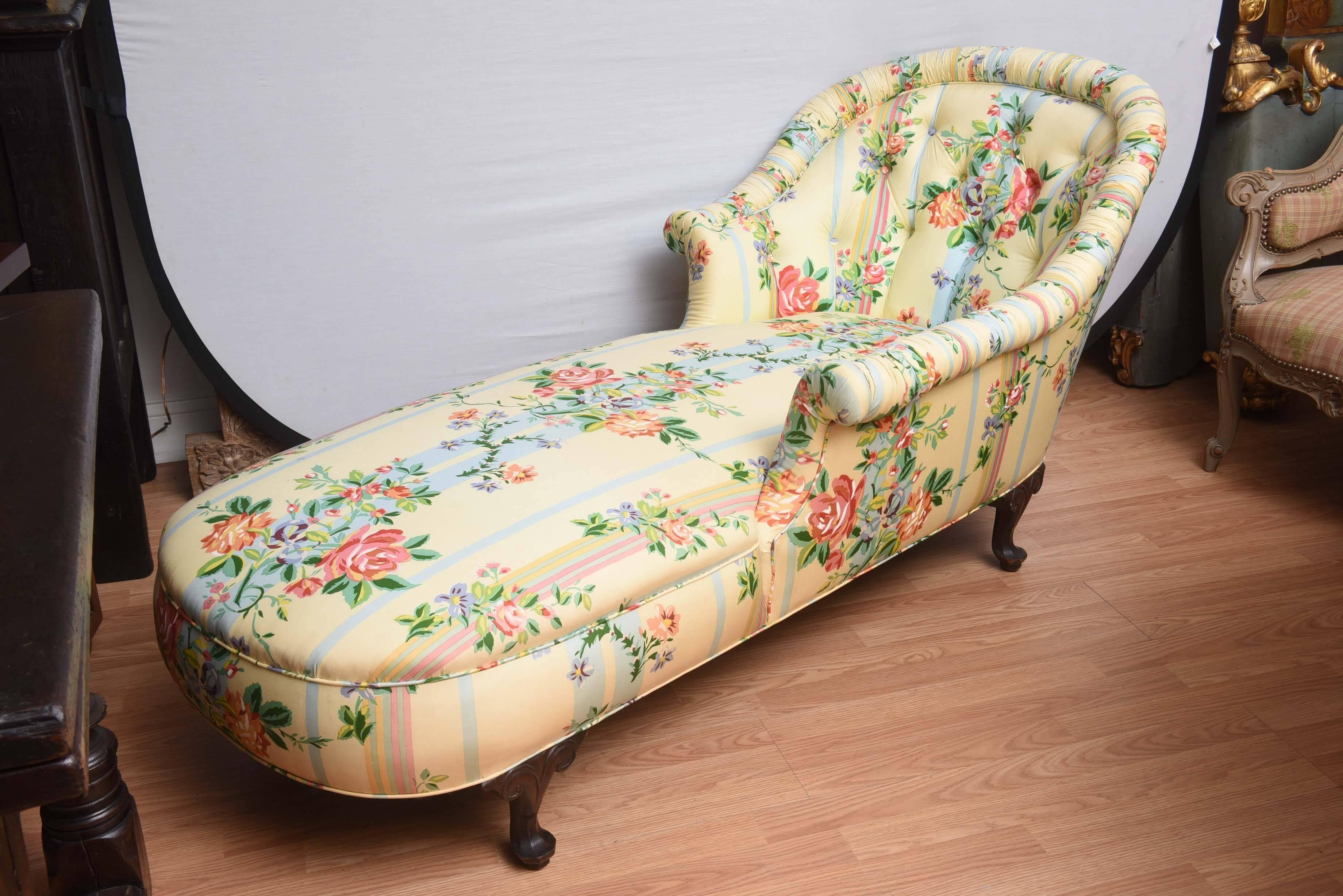 Fine 1940's Chaise Lounge with Floral Pattern Fabric In Excellent Condition In West Palm Beach, FL