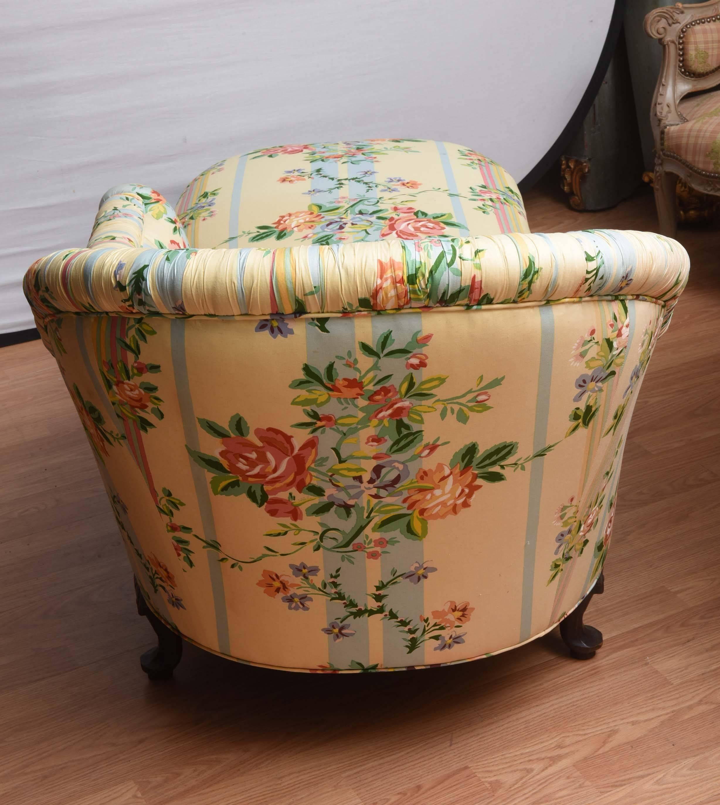 Fine 1940's Chaise Lounge with Floral Pattern Fabric 1