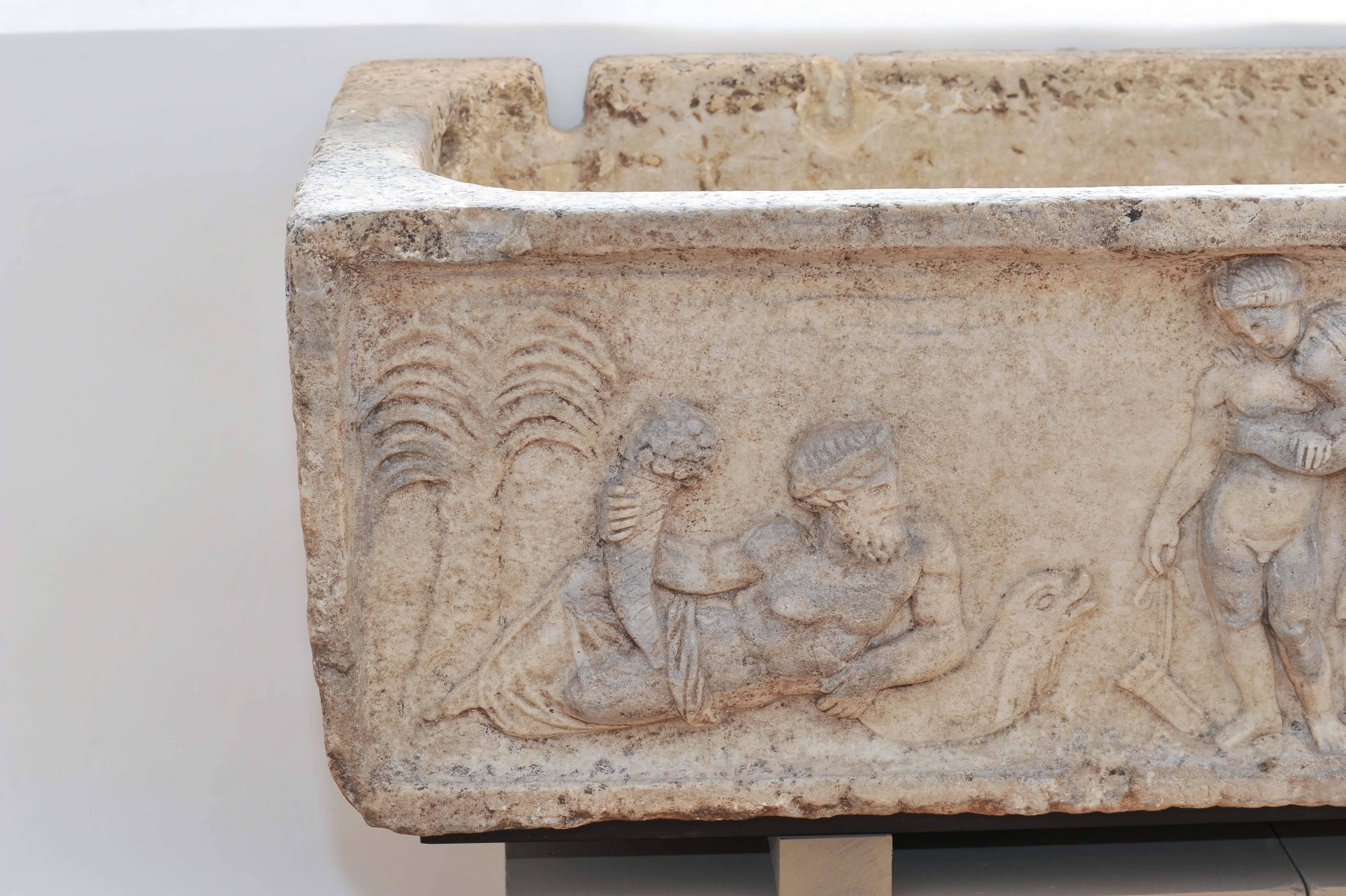 Important Roman Sarcophagus In Good Condition For Sale In London, GB